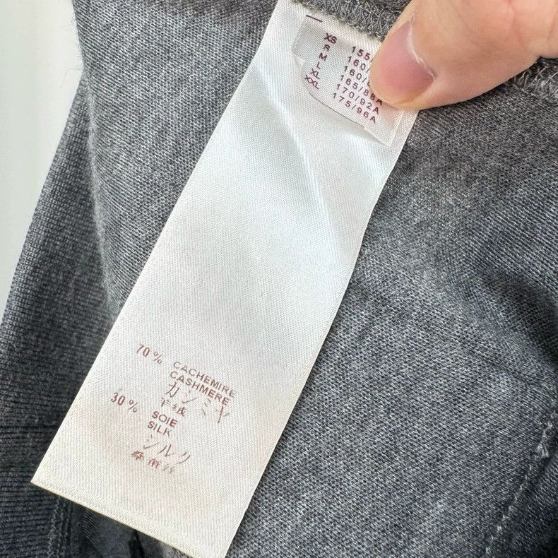 Louis Vuitton Louis Vuitton size xs Grey embroidered Logo cashmere knit p Size 24" / US 00 / IT 34 - 6 Thumbnail
