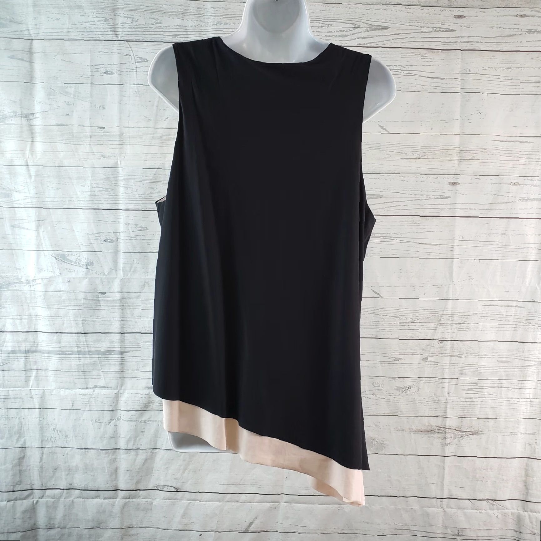 Vintage VINTAGE Game by Universal Standard Womens Top Shirt XS? 14/16 Black Asymmetrical Hem Tank V-Neck Pullover 21" Width 26.5" Length Mens? Size XL / US 12-14 / IT 48-50 - 4 Thumbnail