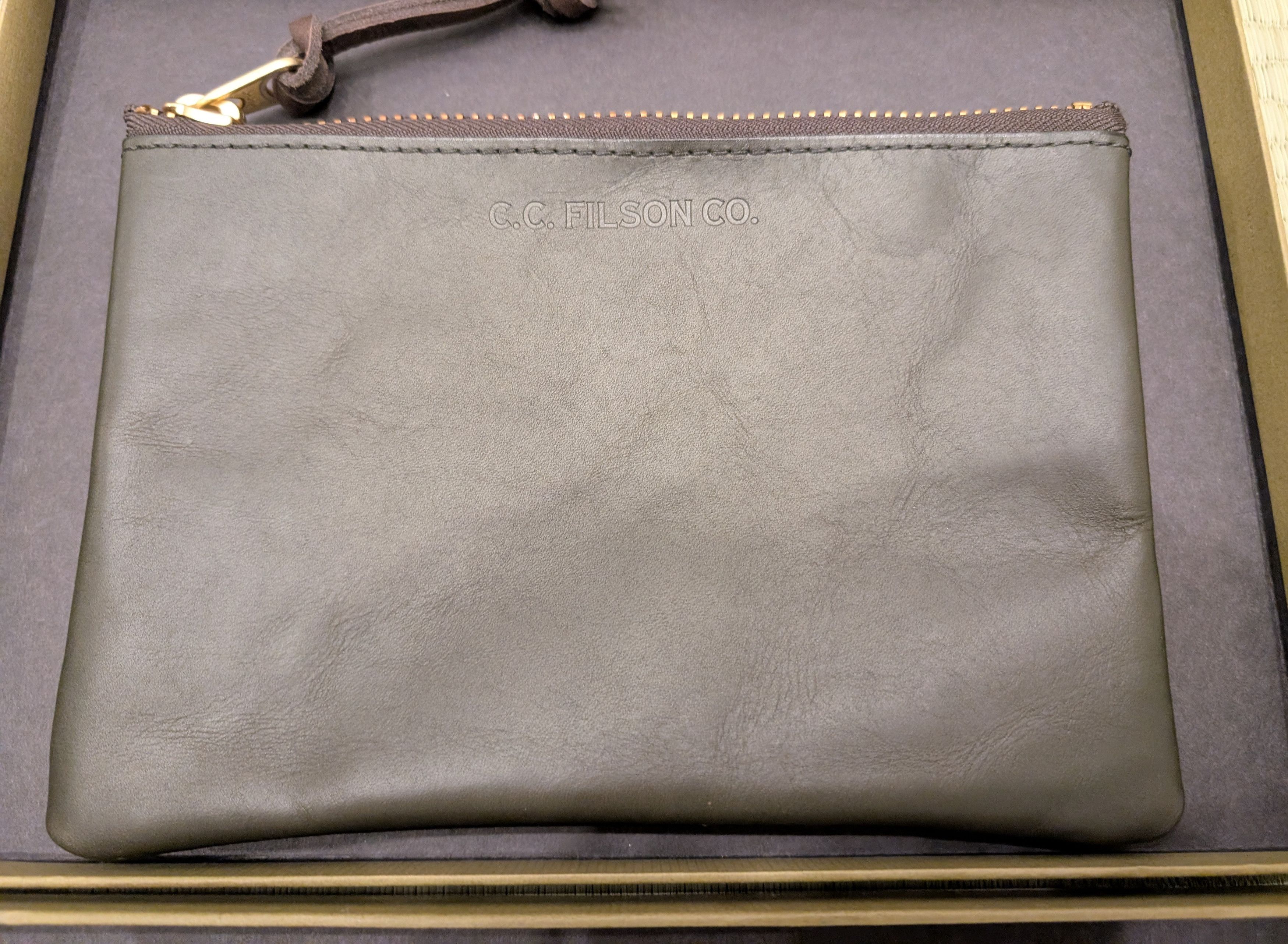 Filson NEW IN BOX Filson Medium Leather Pouch 2018 Limited Edition Size ONE SIZE - 4 Thumbnail