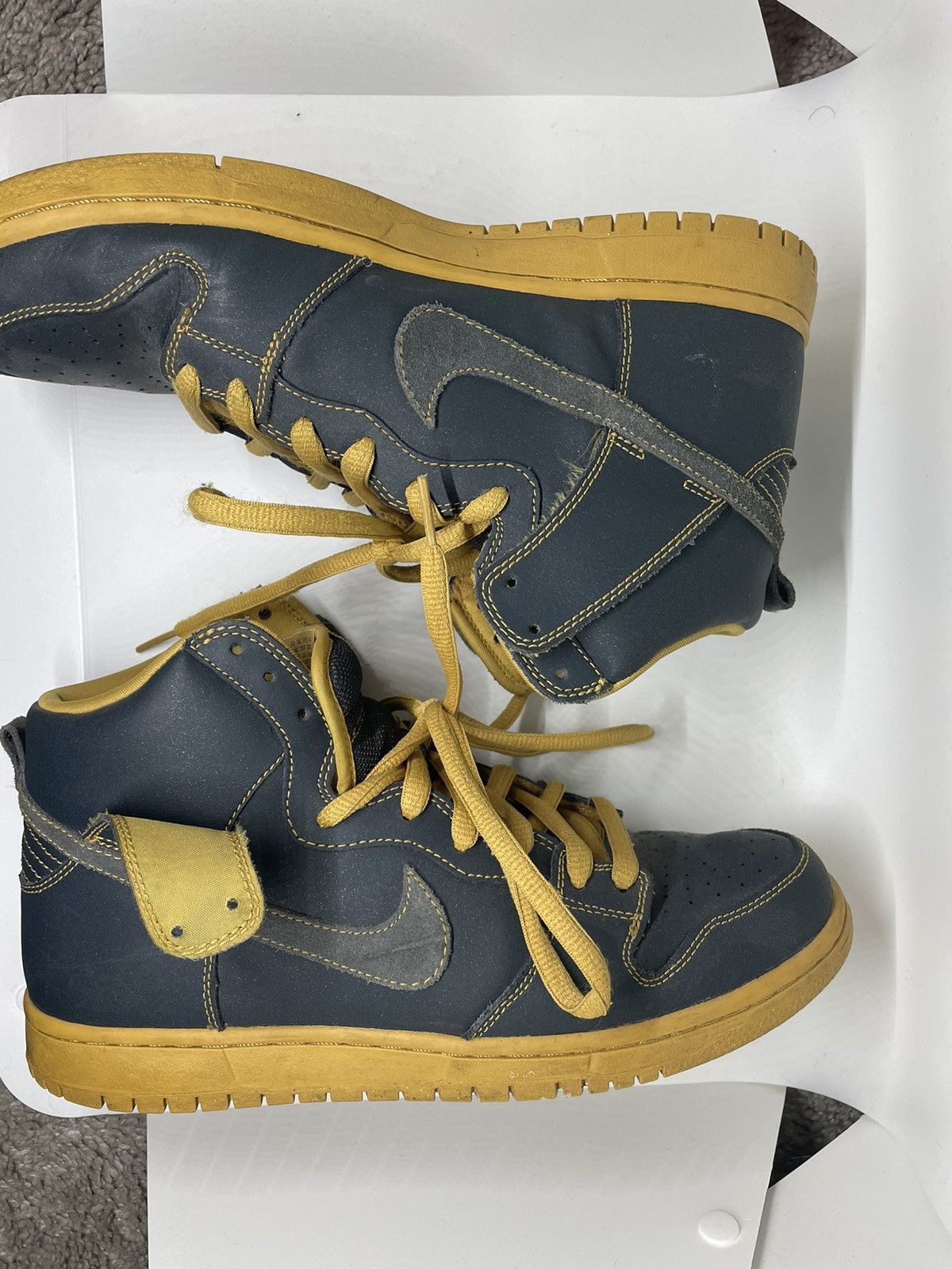 Nike *RARE*NIKE SB DUNK HIGH GOLDEN STRAW ANTHRACITE Size US 9.5 / EU 42-43 - 5 Thumbnail