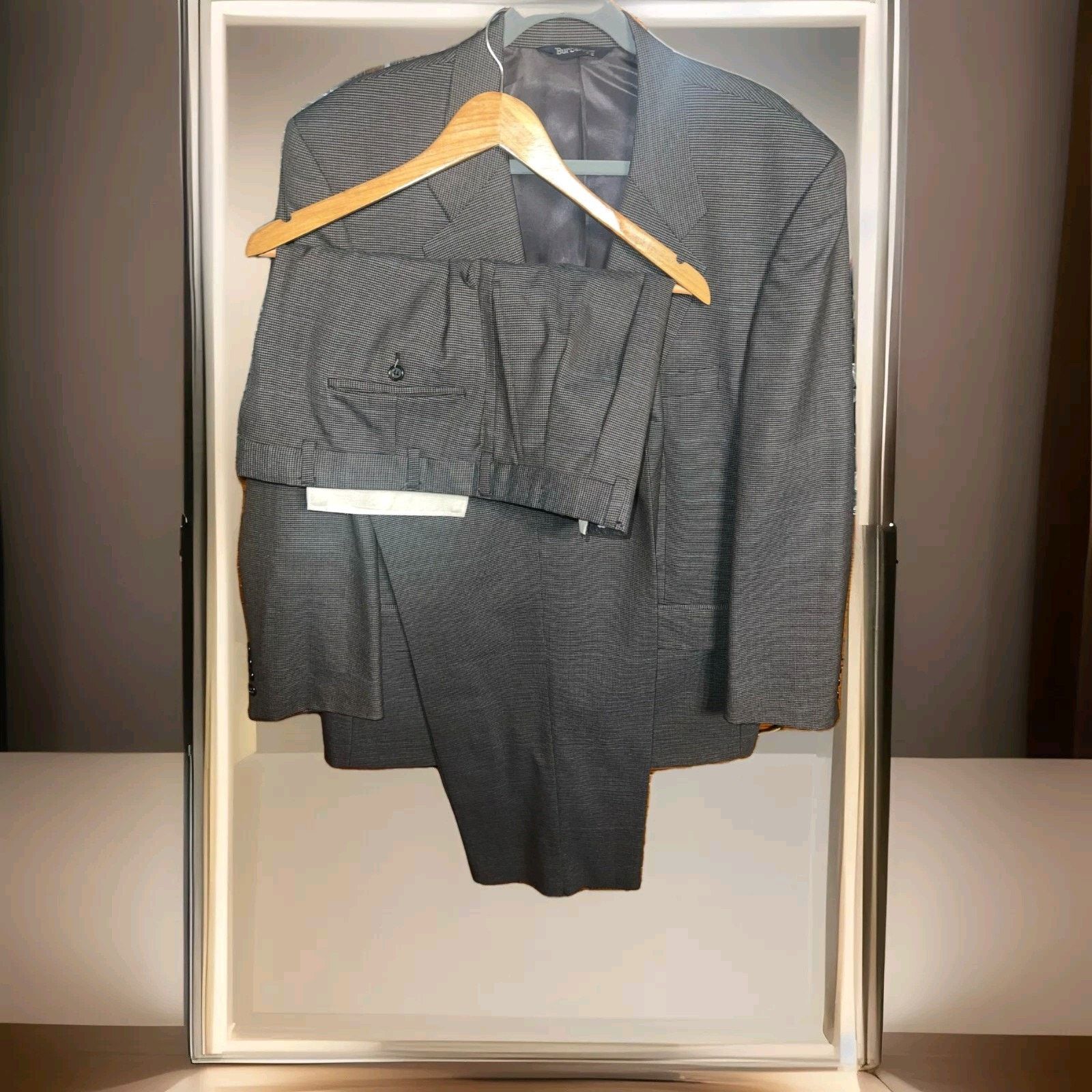 Burberry Vintage Burberry's 100% Wool 2 Button Suit Size 44 R Size 44R - 7 Thumbnail