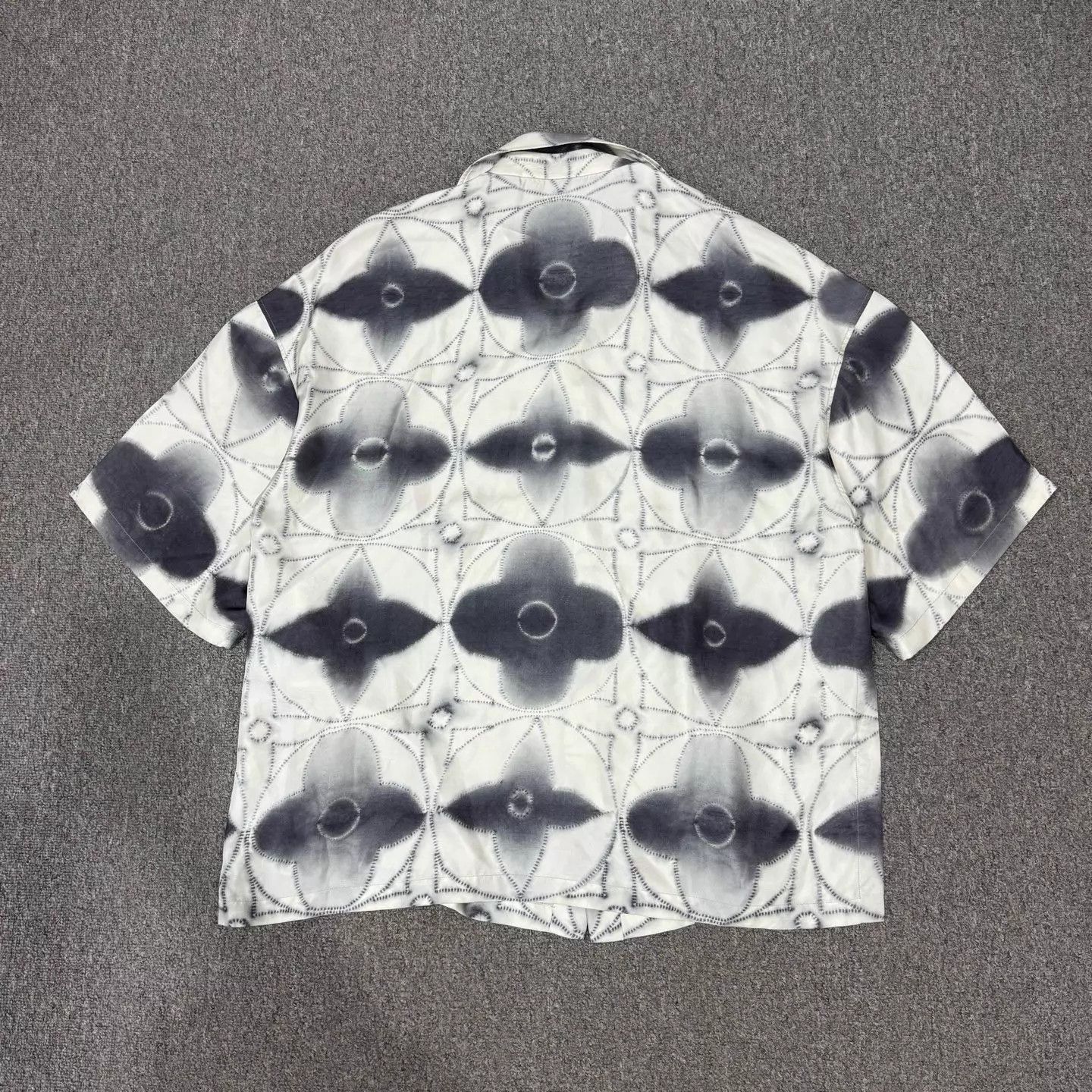 Louis Vuitton LV ink wash all-over silk short-sleeve shirt M 99 new Size US M / EU 48-50 / 2 - 2 Thumbnail