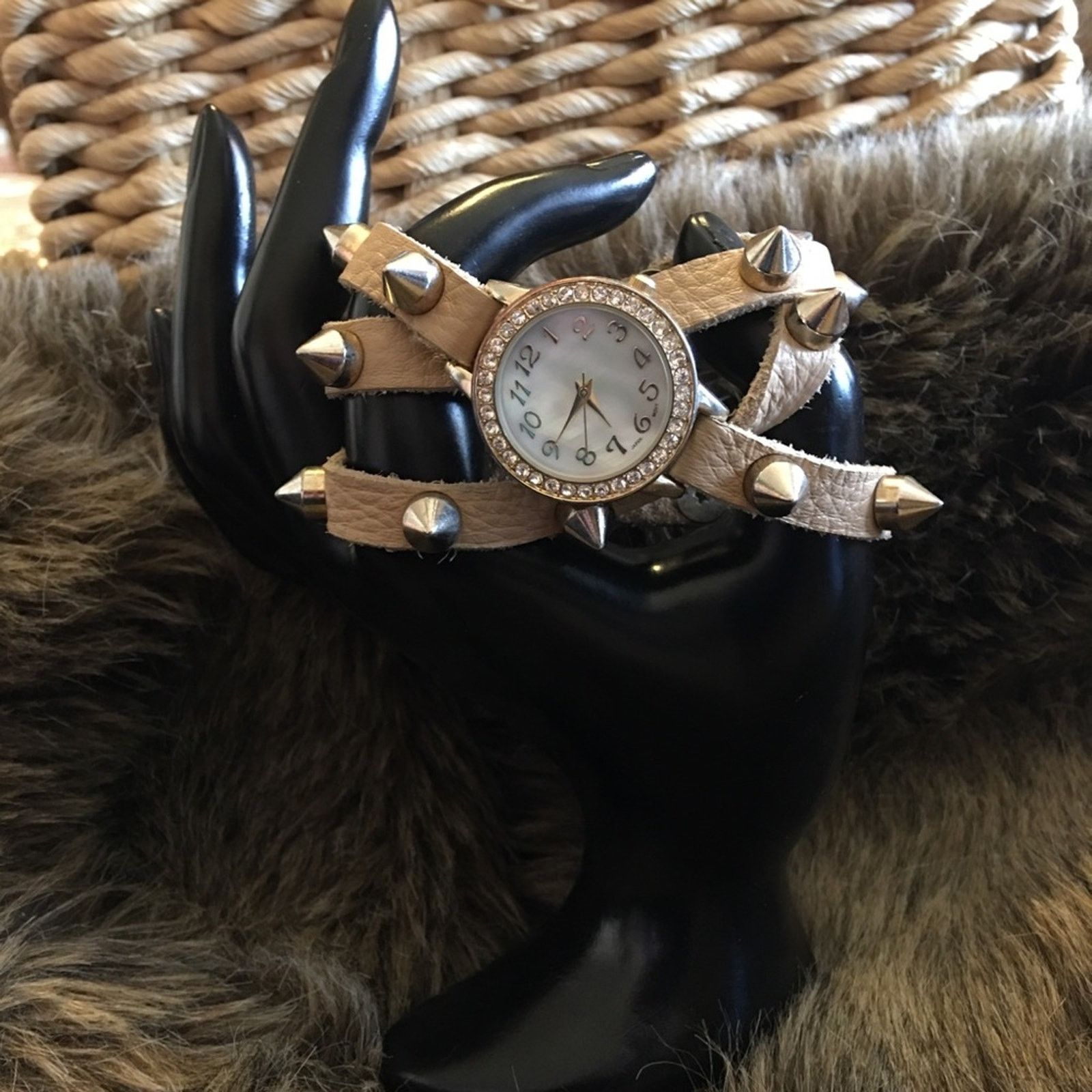 Other Ladies genuine tan leather spike stud wrap watch Size ONE SIZE - 2 Thumbnail
