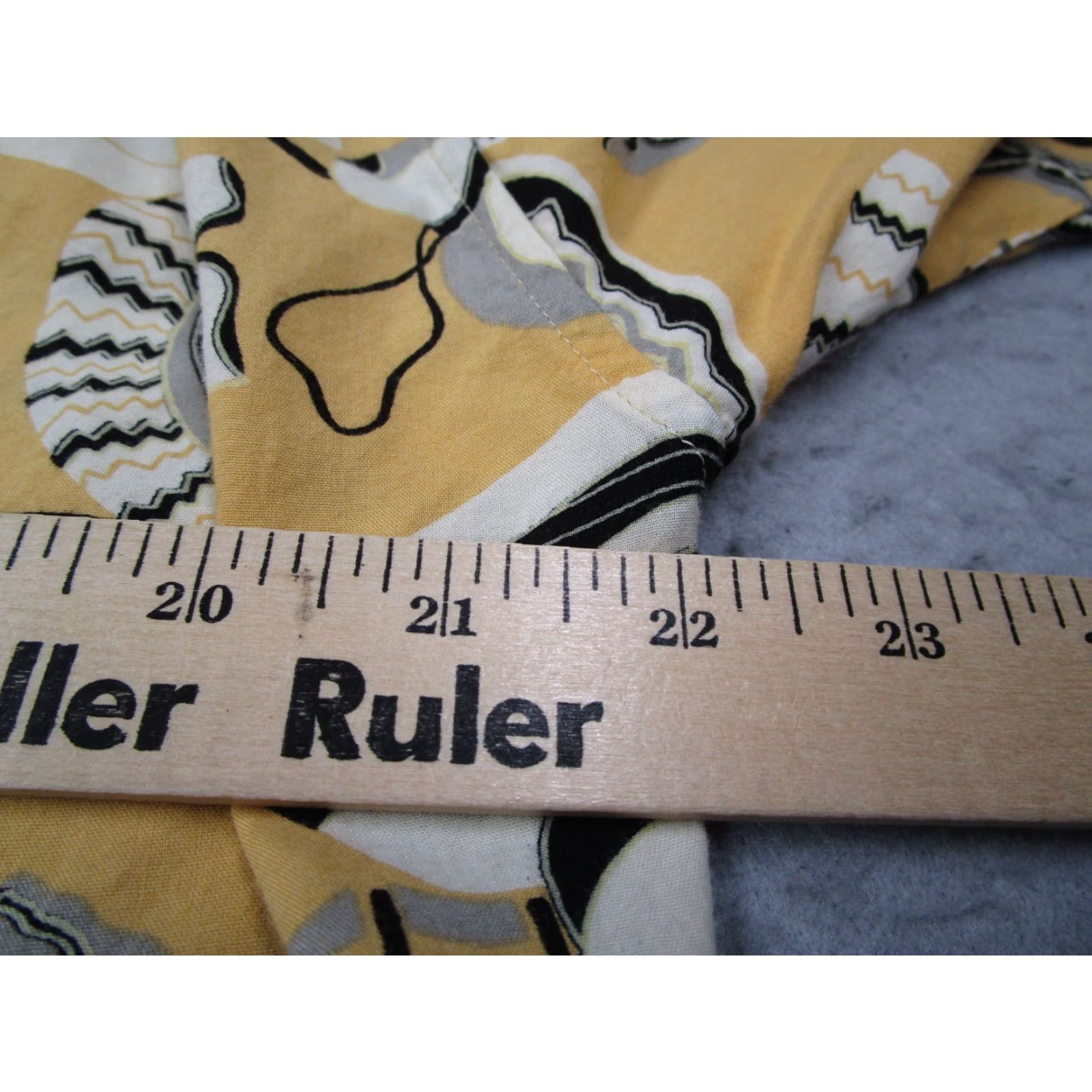 Reyn Spooner VINTAGE Reyn Spooner Shirt Mens XL Yellow Button Up Tiki Masks USA 60s 70s Art Hawaiian Retro Tropical Geometric Short Sleeve Button-Up USA Mens XX Size US XL / EU 56 / 4 - 6 Thumbnail