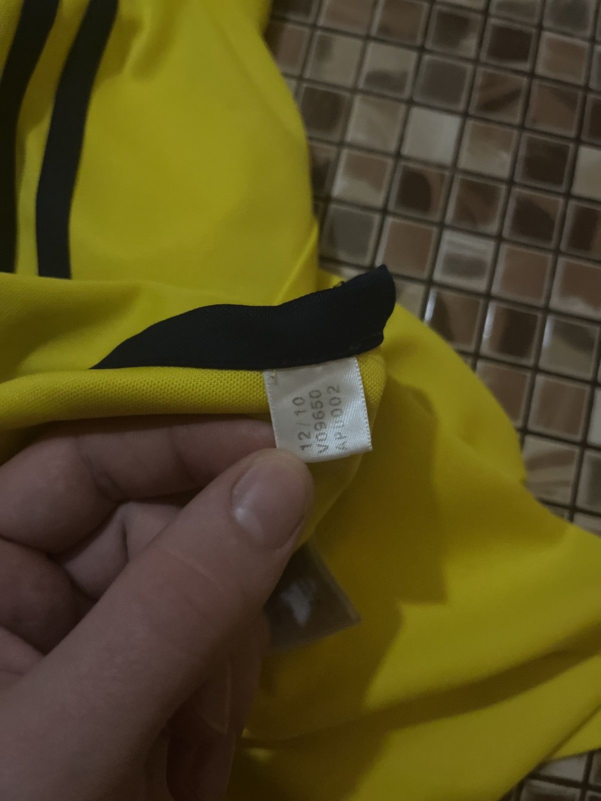 Adidas Colombia National Team Jersey – “JAMES” Back Print Size US L / EU 52-54 / 3 - 9 Thumbnail