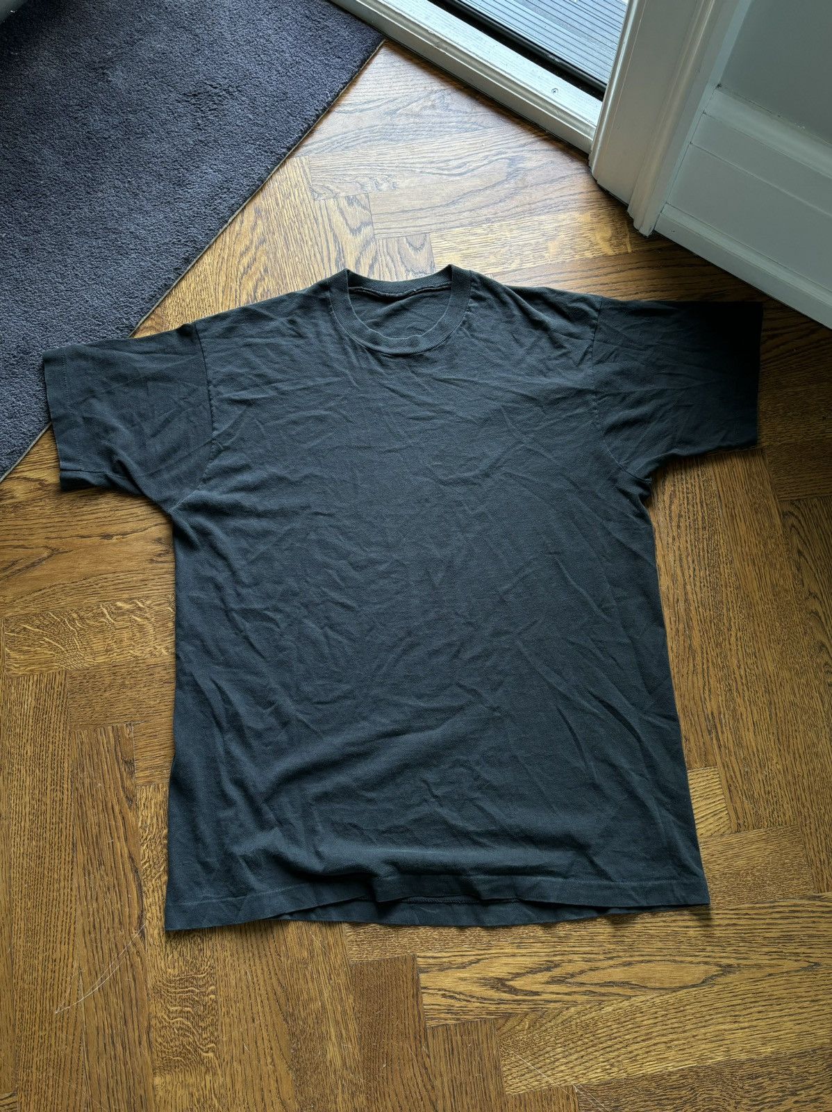 Russell Athletic × Vintage 90s Vintage Blank Tee Faded Black 1990s Medium The Bear Mens Size US M / EU 48-50 / 2 - 5 Thumbnail