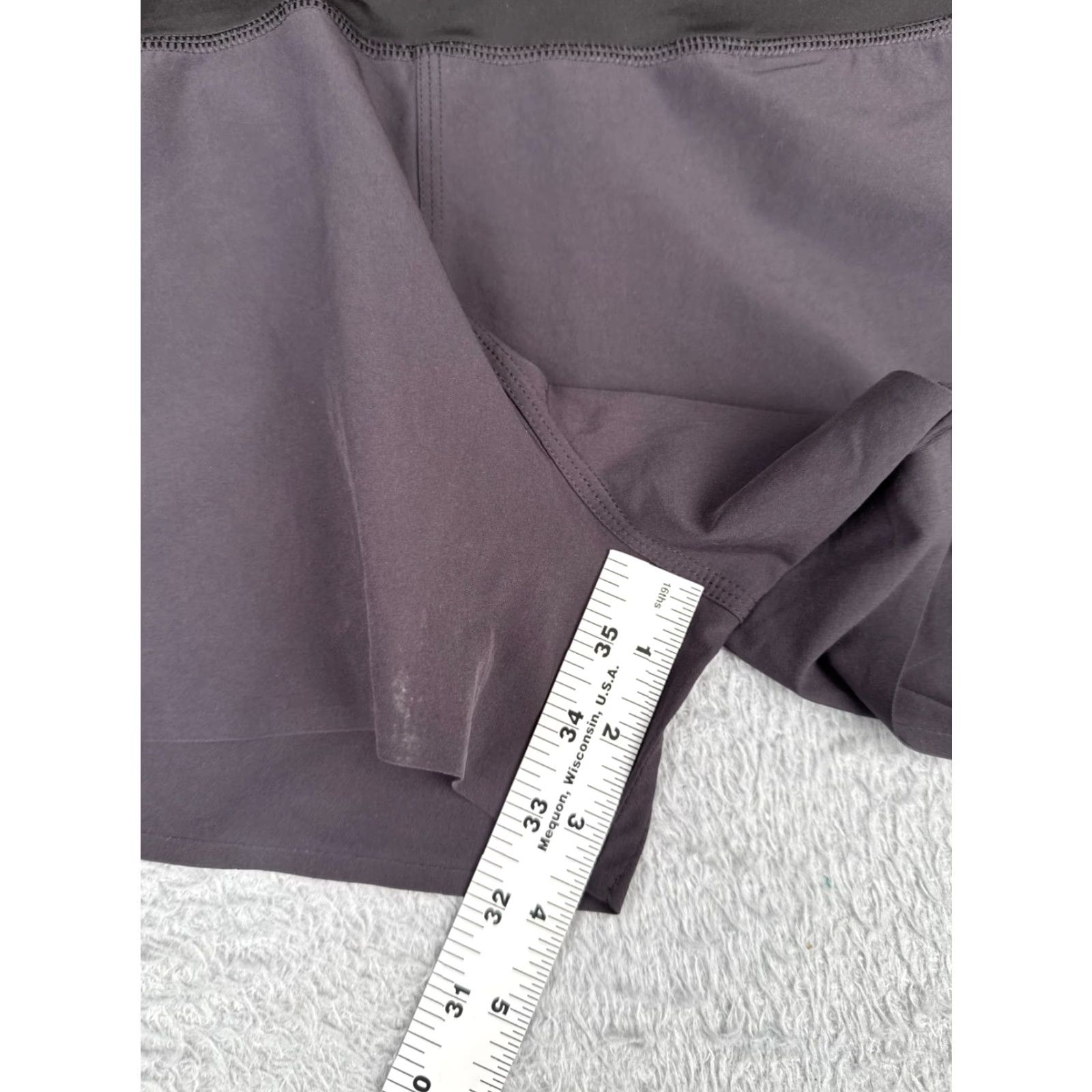 Patagonia Patagonia Shorts Womens Medium Black Elastic Sweat Rear Pocket Run Running 34x4 Size 32" / US 10 / IT 46 - 6 Thumbnail
