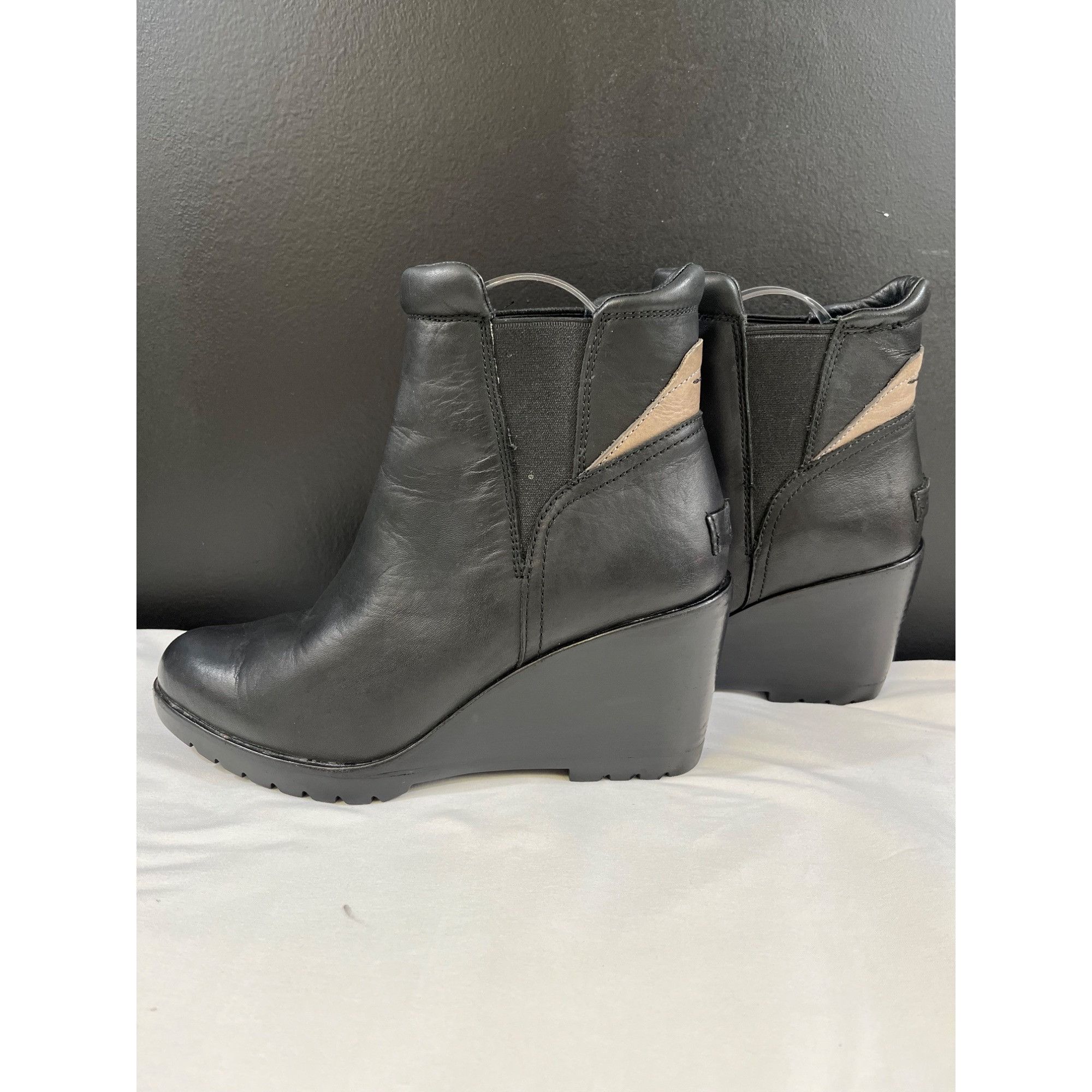 SOREL Sorel Womens Black Leather Chelsea Boots Size 8 SKU 6707 Size US 8 / IT 38 - 5 Thumbnail