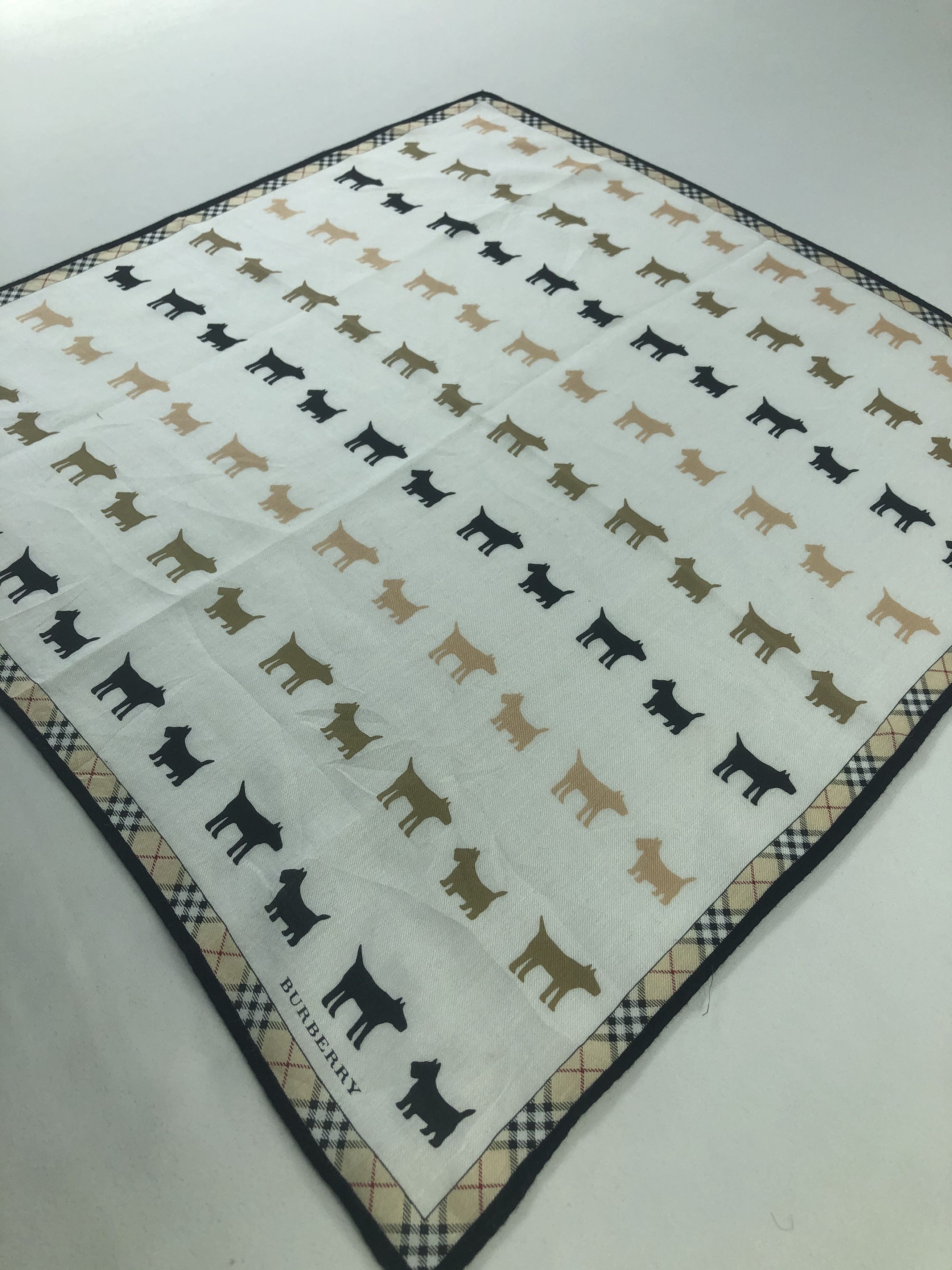 Burberry Burberry Handkerchief / Bandana / Neckerchief Size ONE SIZE - 3 Thumbnail