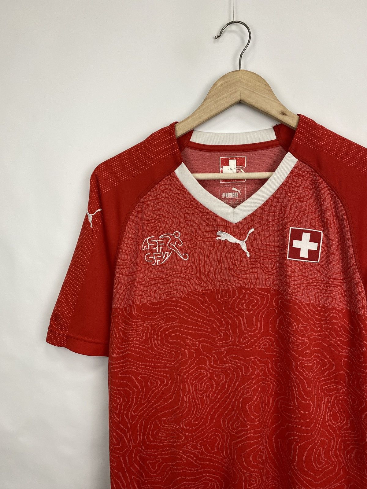 Puma 🇨🇭 Vintage Y2K Puma Switzerland Suisse Soccer Jersey T-Shirt Size US M / EU 48-50 / 2 - 2 Thumbnail