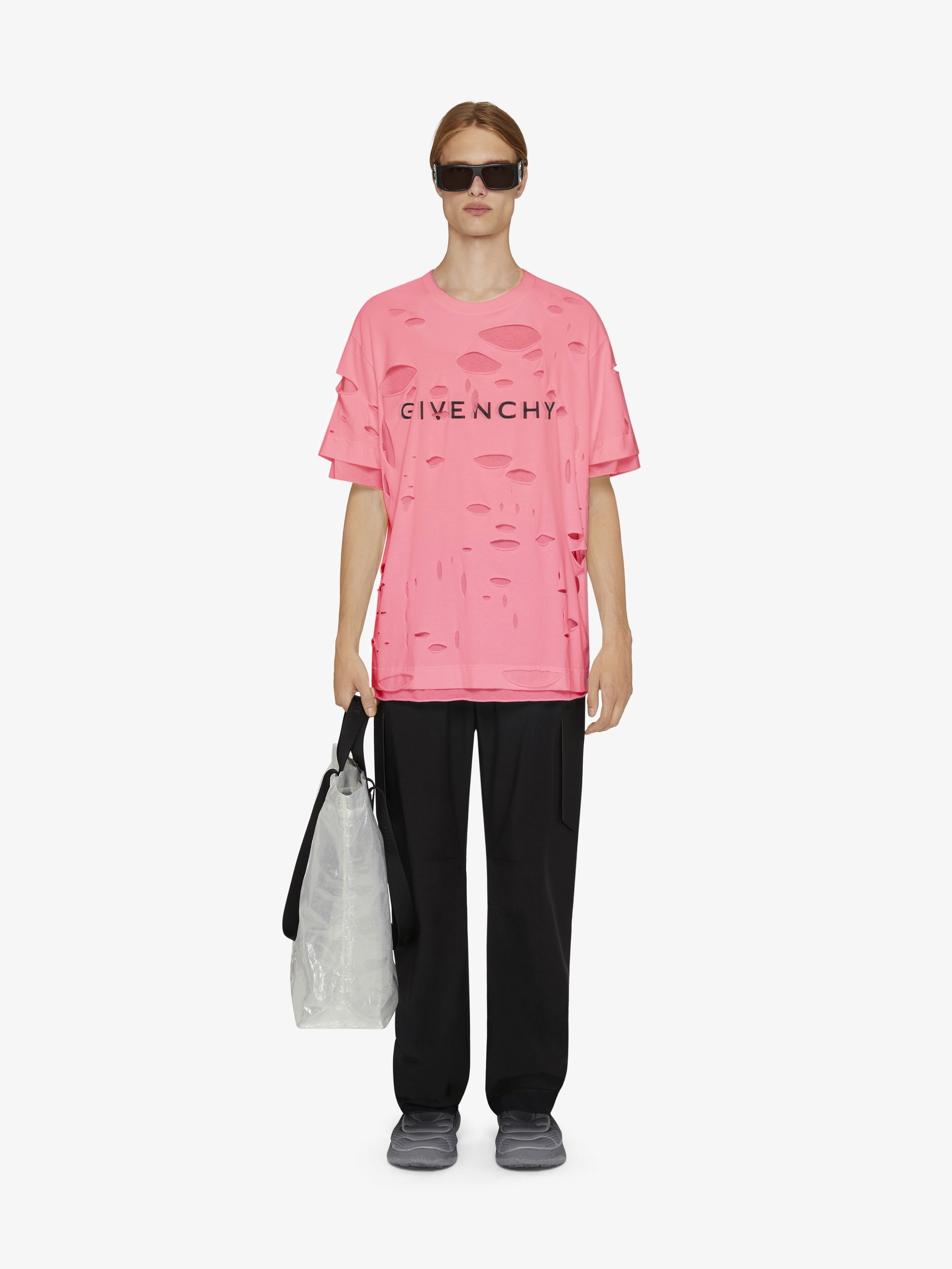 Givenchy o1w1db10325 Oversized Hole T-Shirt in Pink Size US XS / EU 42 / 0 - 2 Thumbnail