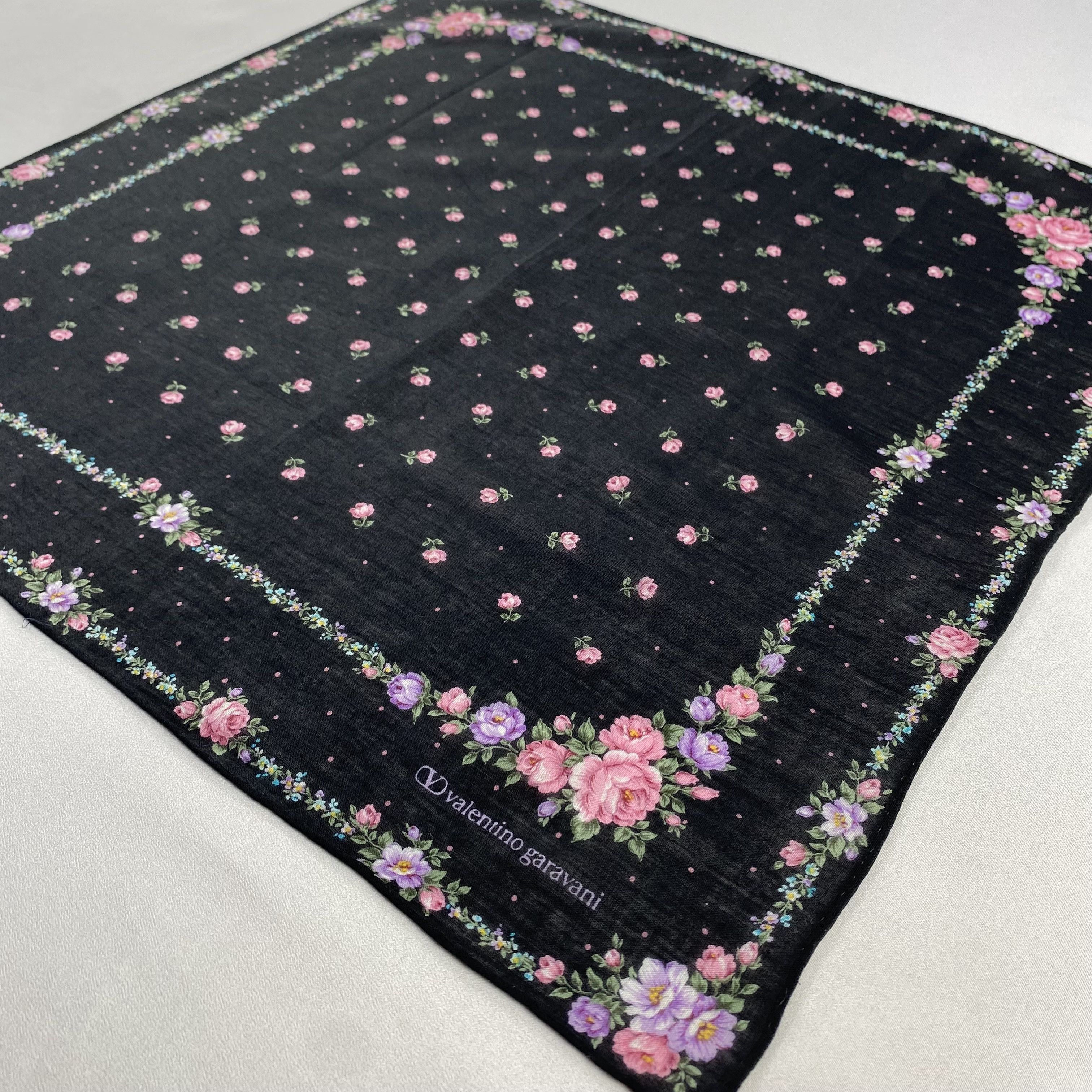 Valentino × Vintage Valentino Garavani Handkerchief / Neckerchief-P1528 Size ONE SIZE - 2 Thumbnail
