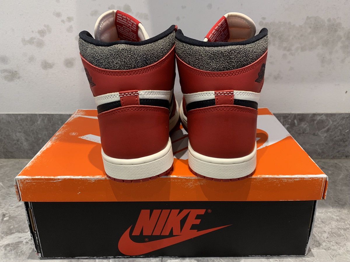 Jordan Brand Air Jordan 1 Retro High OG Chicago Lost and Found Size US 8.5 / EU 41-42 - 6 Thumbnail
