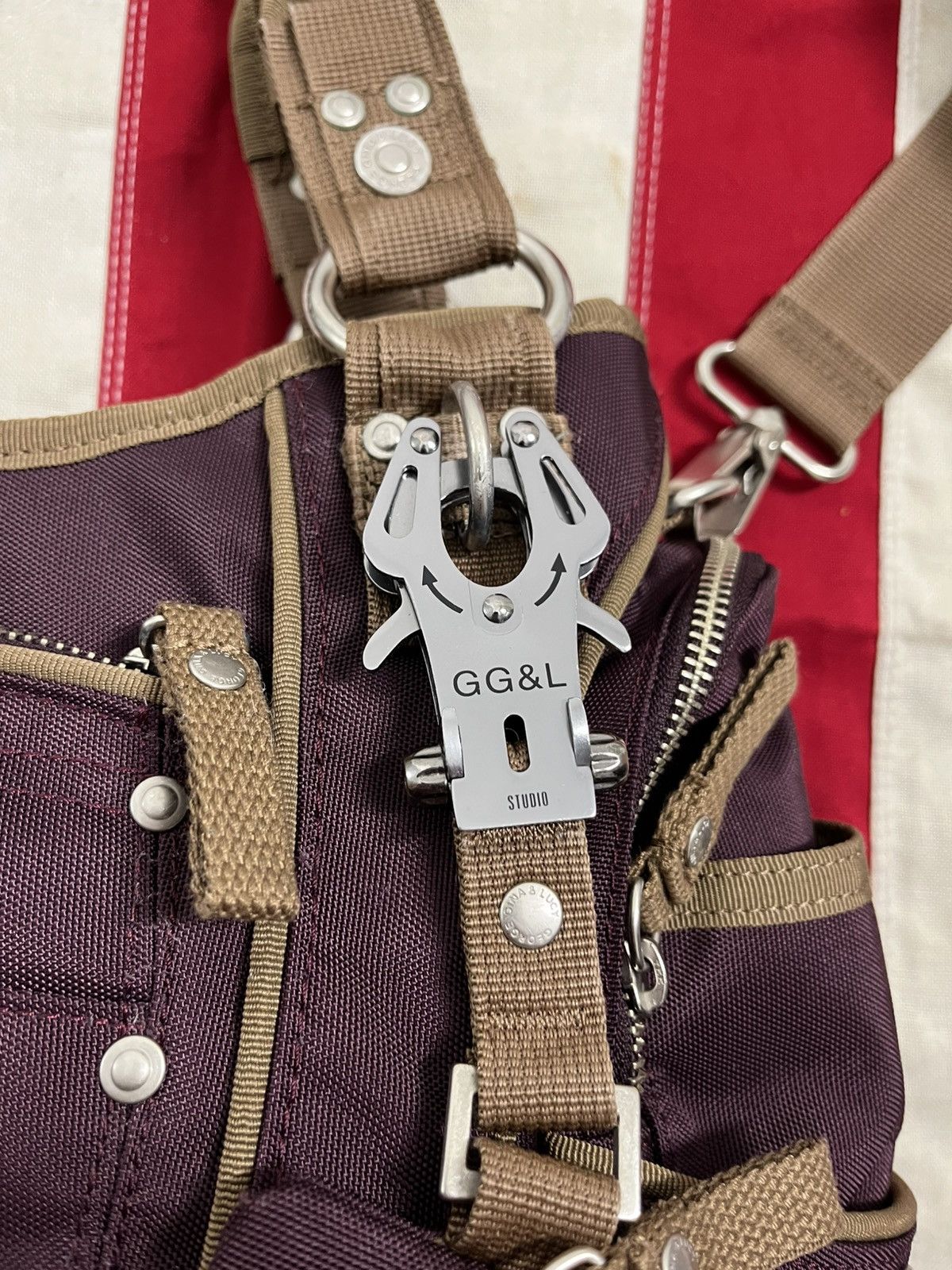 George Gina & Lucy George Gina & Lucy "Glamour Girl" Multi Pocket Zip Bag Size ONE SIZE - 4 Thumbnail