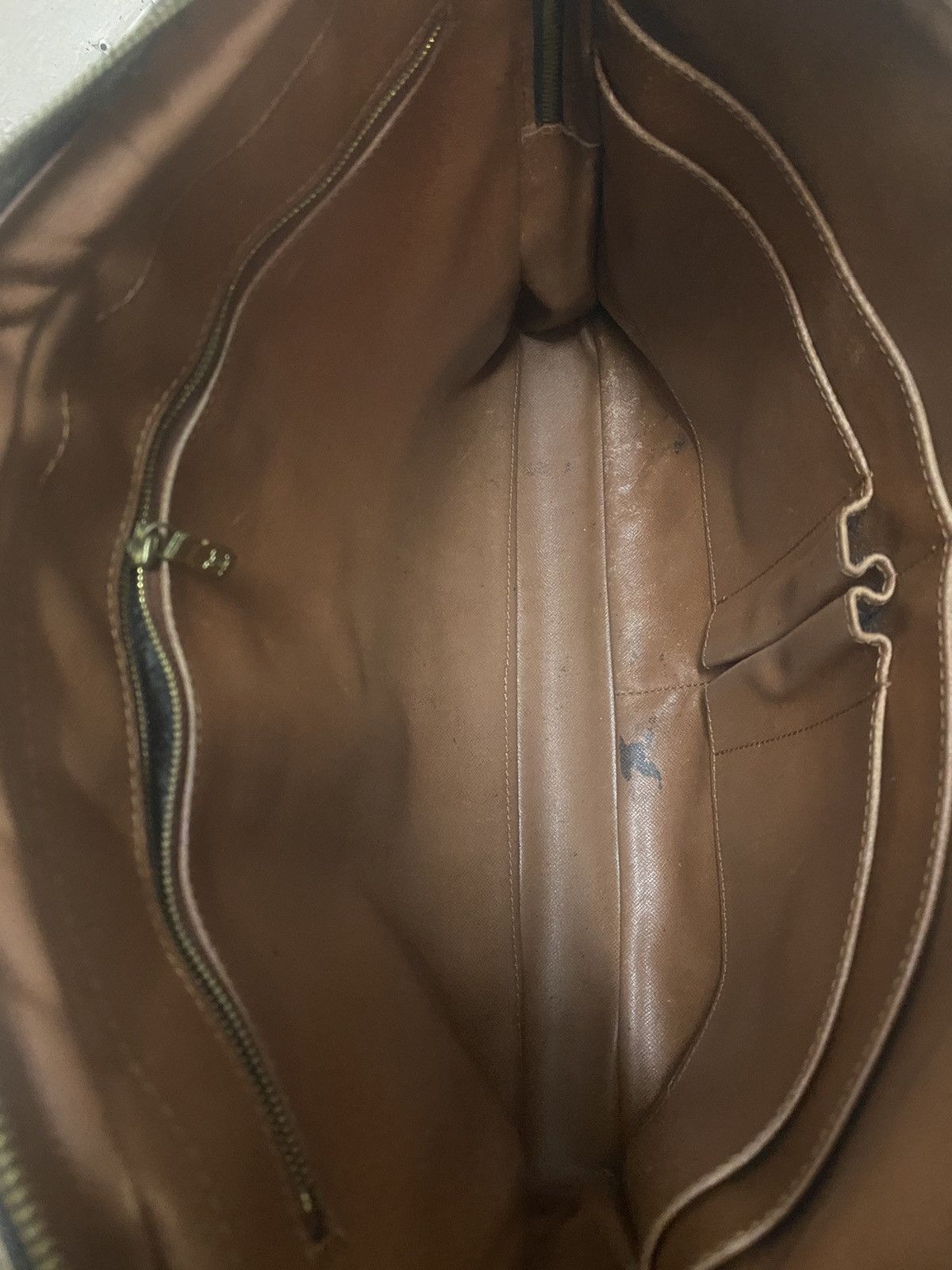 Louis Vuitton Authentic Louis Vuitton Briefcase Size ONE SIZE - 9 Thumbnail