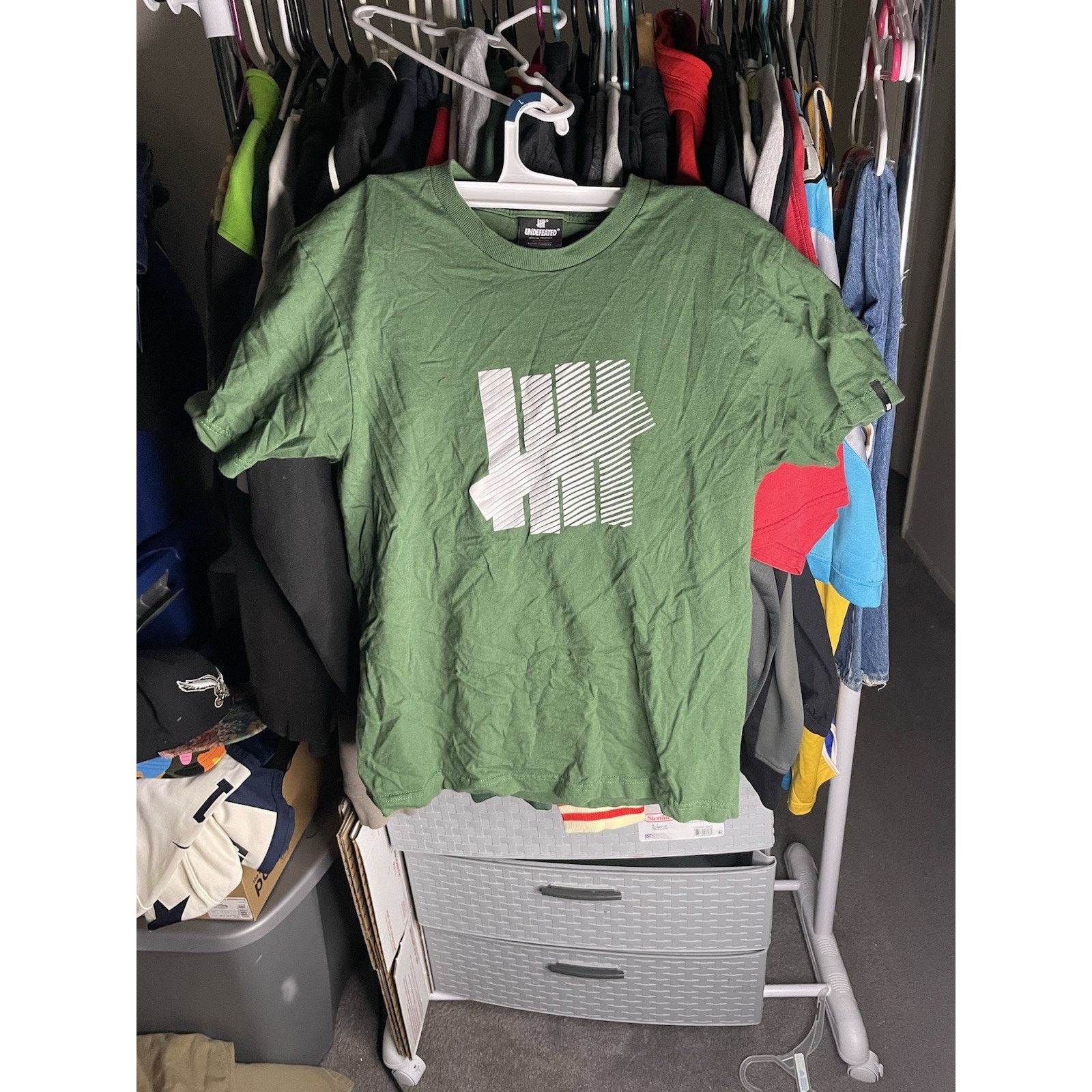 Undefeated Size Medium- VTG 2000s Undefeated Green White Logo T-Shirt Size US M / EU 48-50 / 2 - 1 Thumbnail