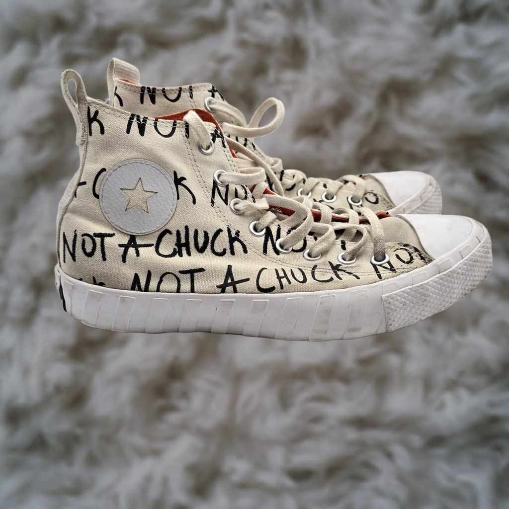 Converse Converse Chuck Shoes Mens Size 8.5 Beige Canvas High Top Sneaker 166503C Size US M / EU 48-50 / 2 - 1 Thumbnail