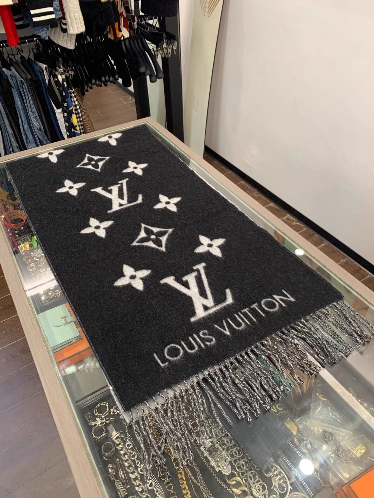 Louis Vuitton LV black gray block double cashmere fringe scarf Size ONE SIZE - 1 Thumbnail