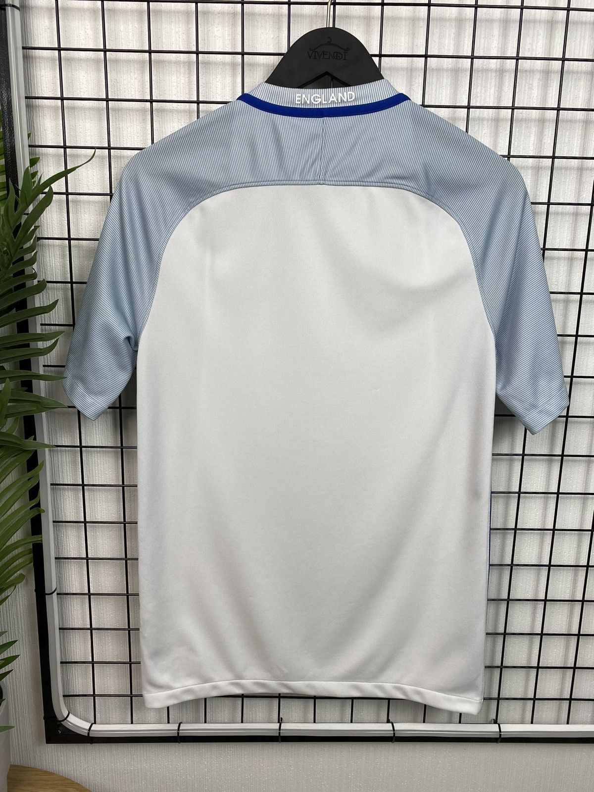 Nike England national team 2016Nike soccer jersey S size football Size US S / EU 44-46 / 1 - 16 Thumbnail