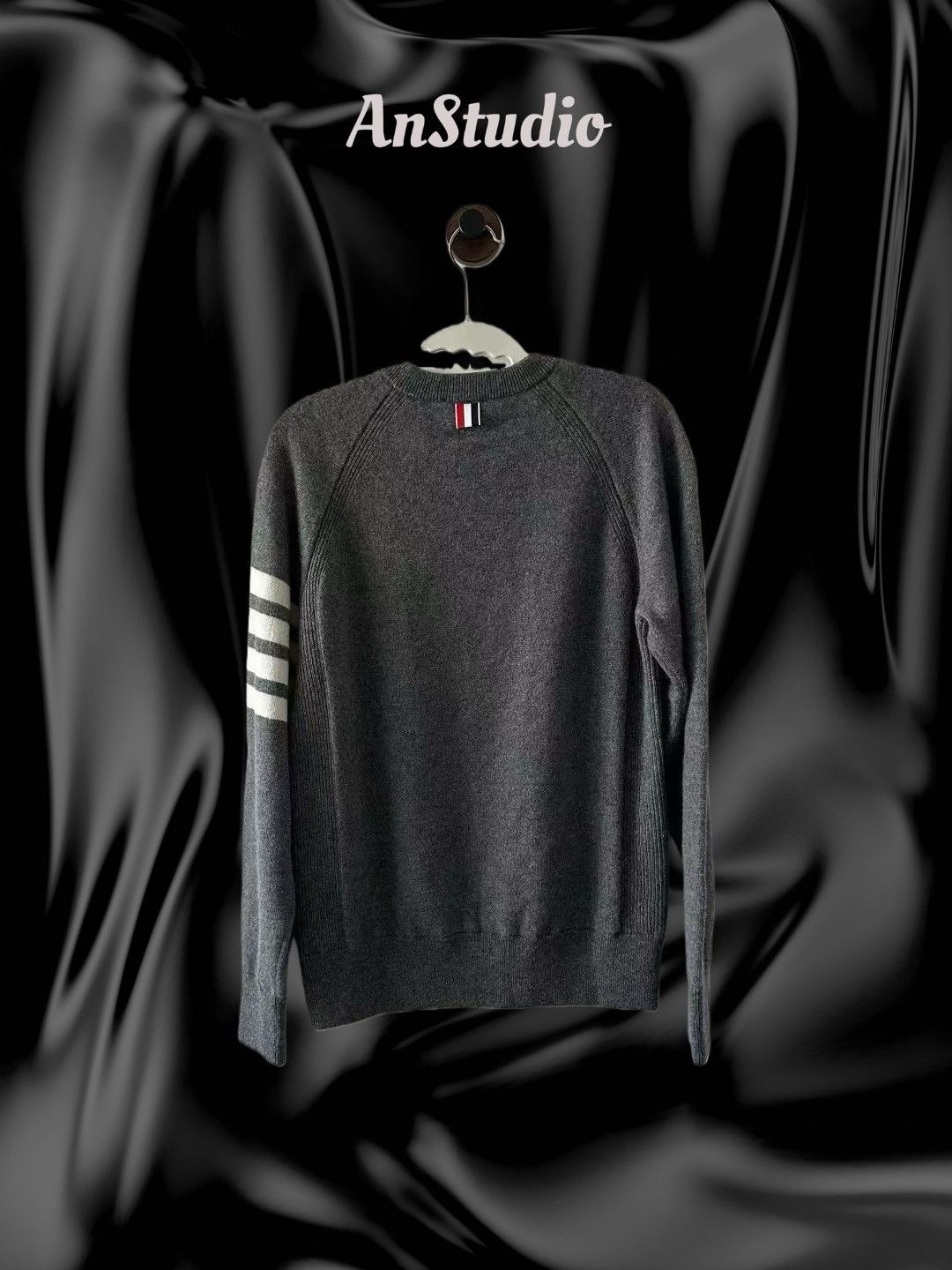 Thom Browne Thom Browne 4-Bar Cashmere Crewneck Sweater Size US S / EU 44-46 / 1 - 2 Thumbnail