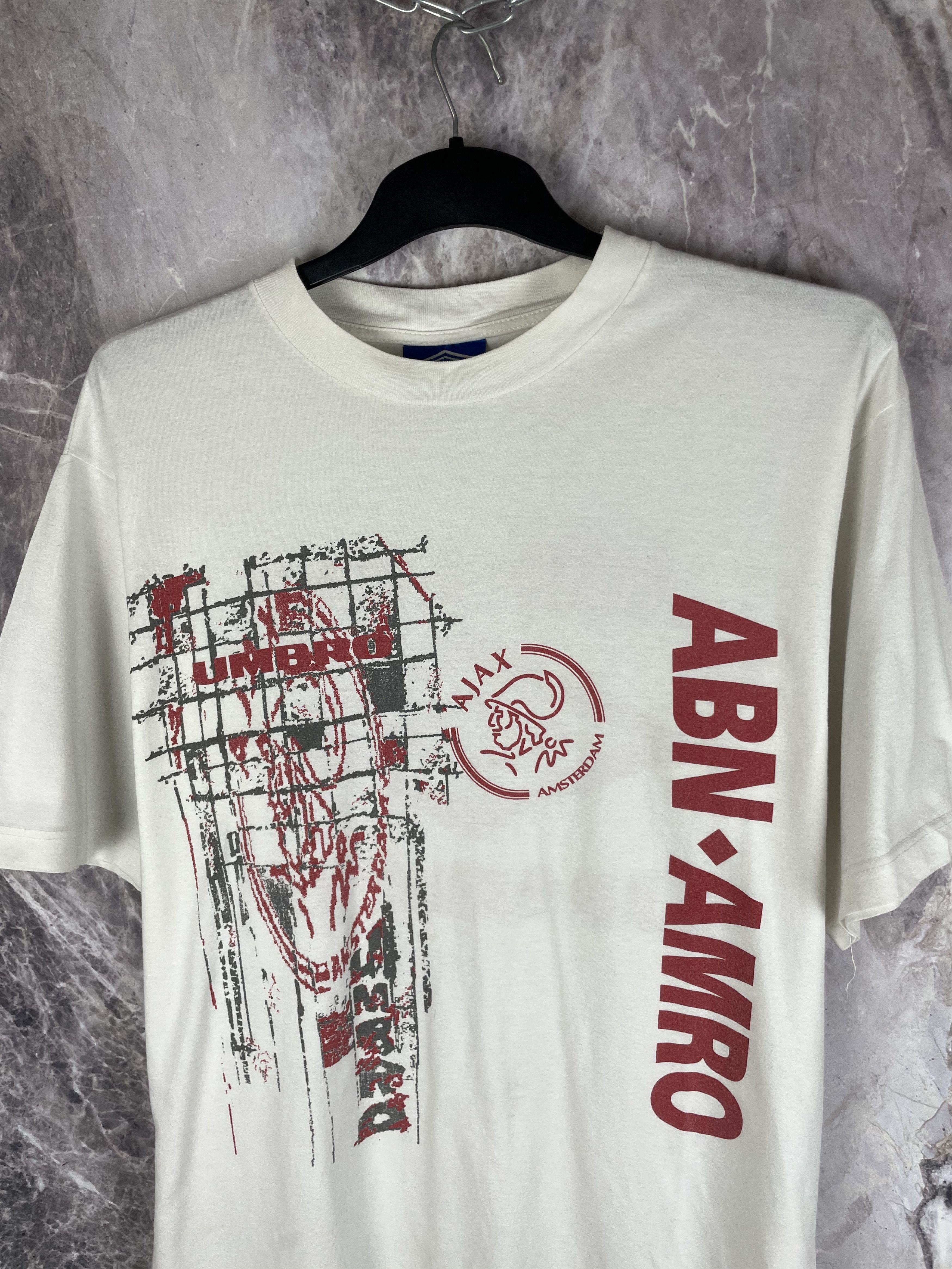 Umbro 90s Umbro Ajax vintage t-shirt tee Size US L / EU 52-54 / 3 - 3 Thumbnail