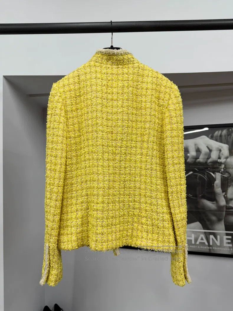 Chanel Chanel Goose yellow rhinestone buckle small stand-up colla Size XS / US 0-2 / IT 36-38 - 3 Thumbnail