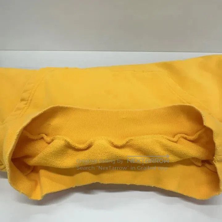 Balenciaga Balenciaga Yellow Logo Print Hooded Sweatshirt. Size US XS / EU 42 / 0 - 7 Thumbnail