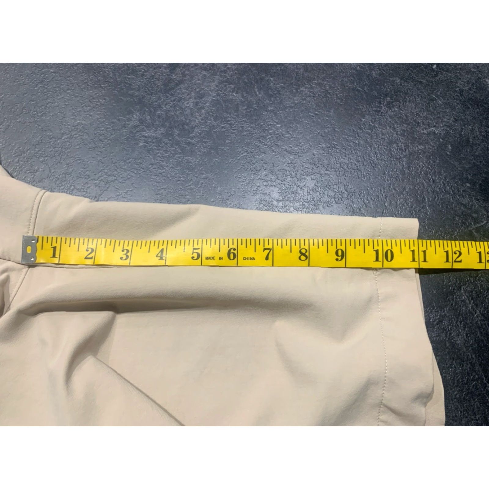 Under Armour Under Armour Men’s Golf Shorts Sz 38 Beige Nylon Bermuda Casual Spring Summer Size US 32 / EU 48 - 7 Thumbnail