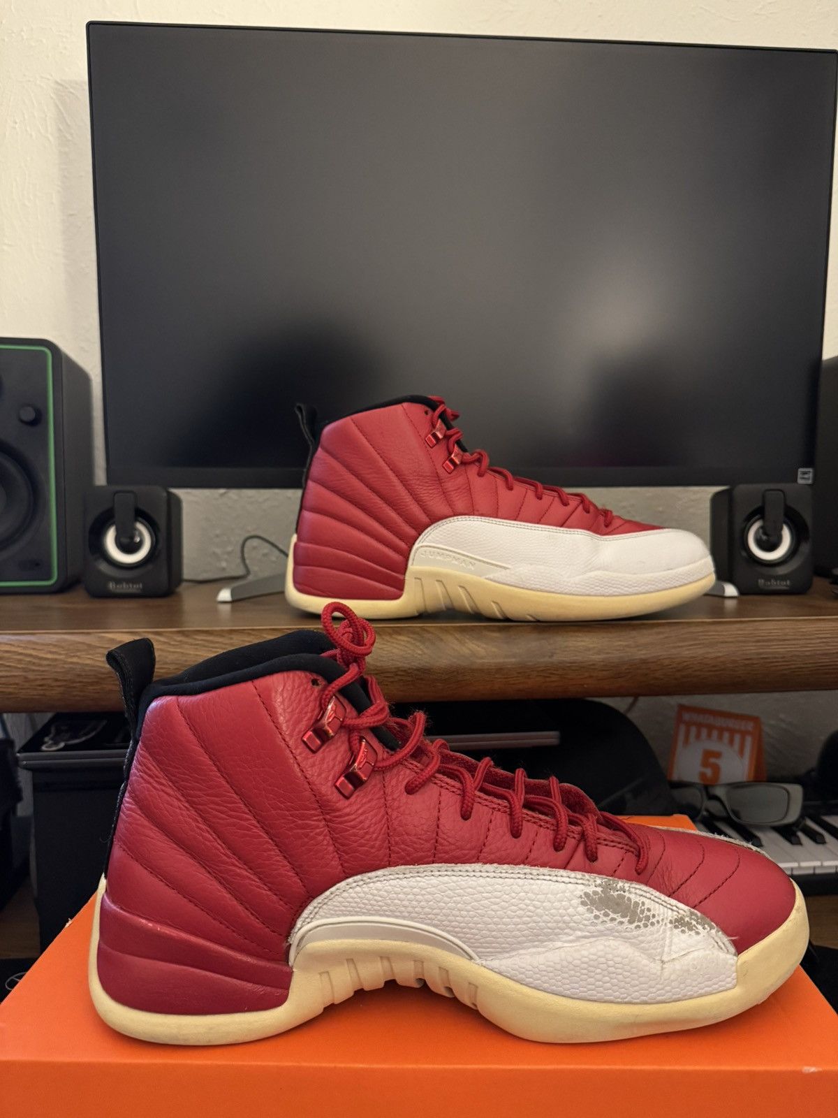 Jordan Brand Jordan 12 Size US 10 / EU 43 - 2 Thumbnail