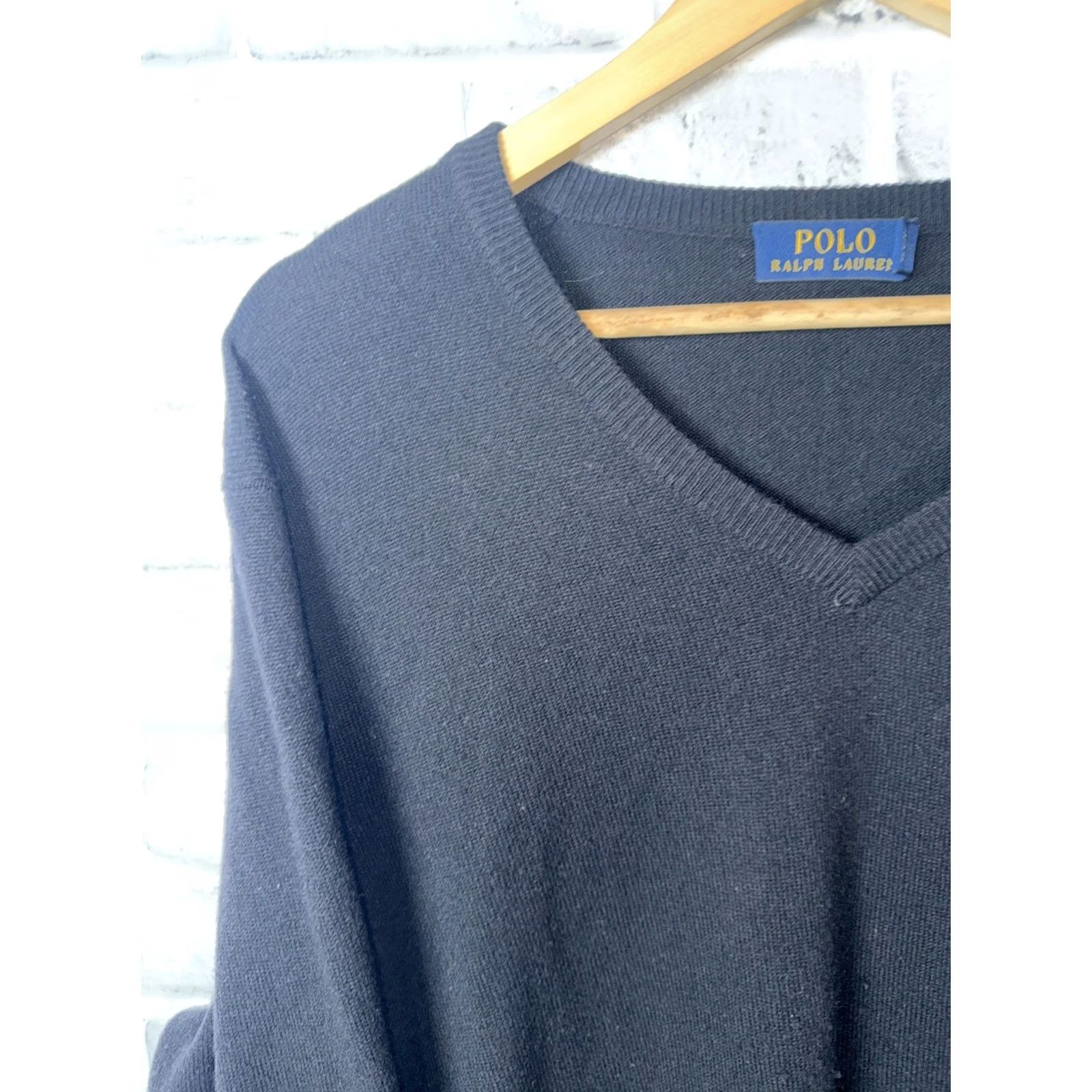 Polo Ralph Lauren Polo Ralph Lauren Merino Wool Black V-Neck Sweater Mens L Size US L / EU 52-54 / 3 - 3 Thumbnail