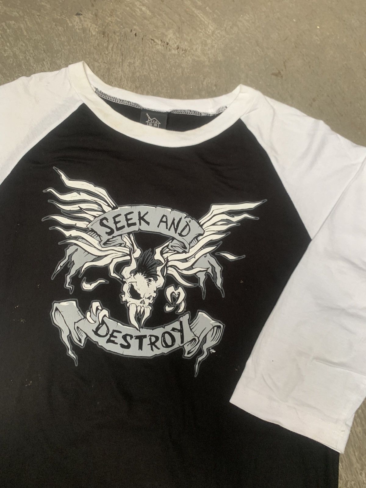 Metallica × Vintage Vintage Metallica Shirt Seek And Destroy Raglan Shirt Size US L / EU 52-54 / 3 - 5 Thumbnail