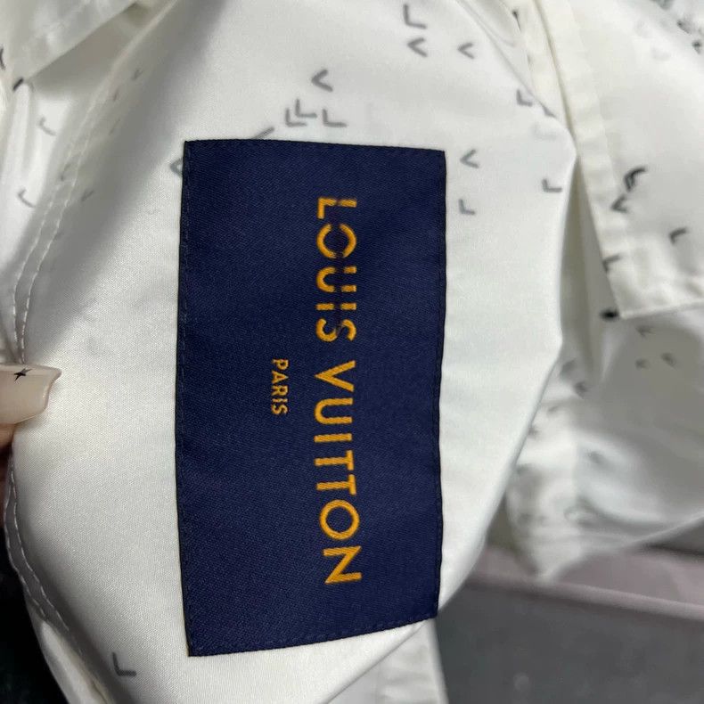 Louis Vuitton Louis Vuitton White full-print plaid print windproof jacket Size US M / EU 48-50 / 2 - 5 Thumbnail