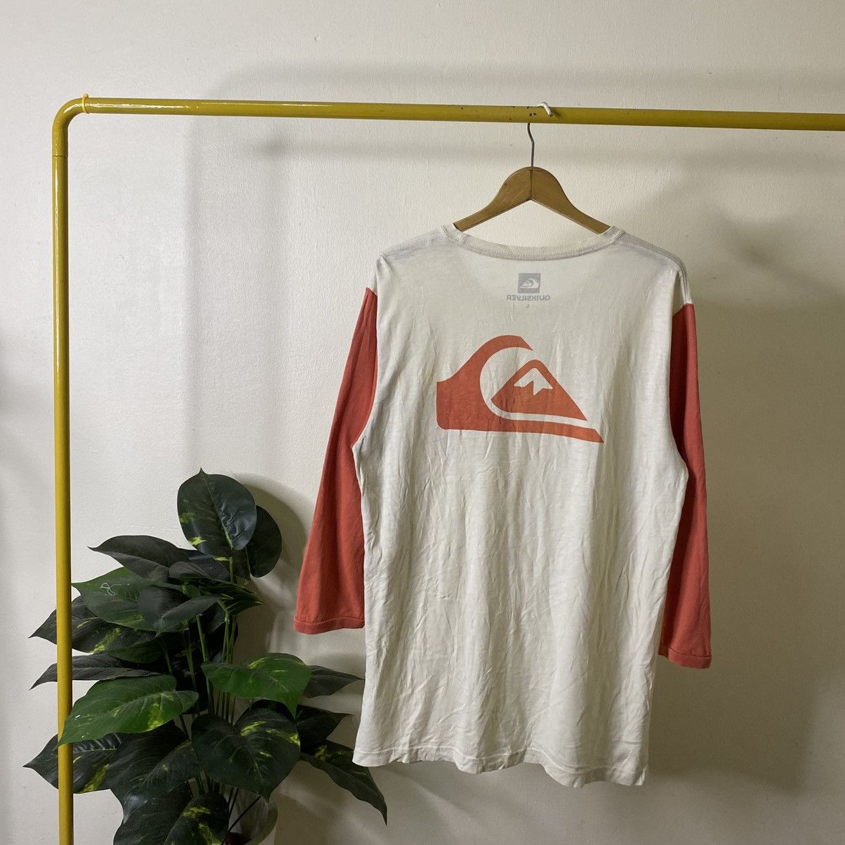 Quiksilver Y2K Quiksilver Big Back Logo 3Qr Raglan T Shirt Surf Style Size US L / EU 52-54 / 3 - 1 Thumbnail