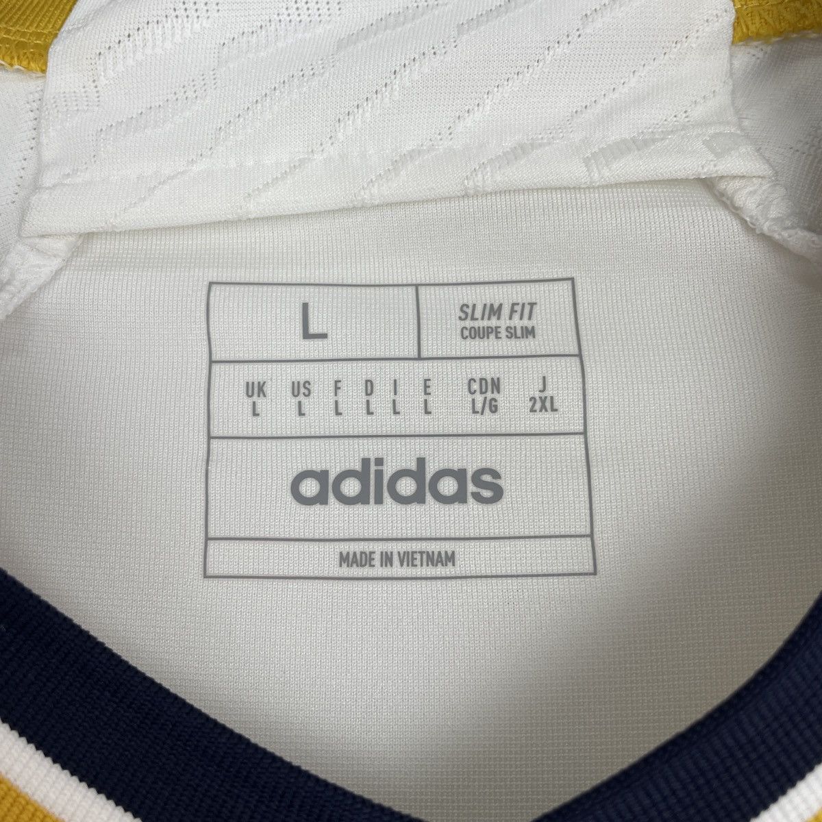 Adidas Real Madrid Bellingham Authentic HEAT.RDY Jersey 2023/2024 Size US L / EU 52-54 / 3 - 5 Thumbnail