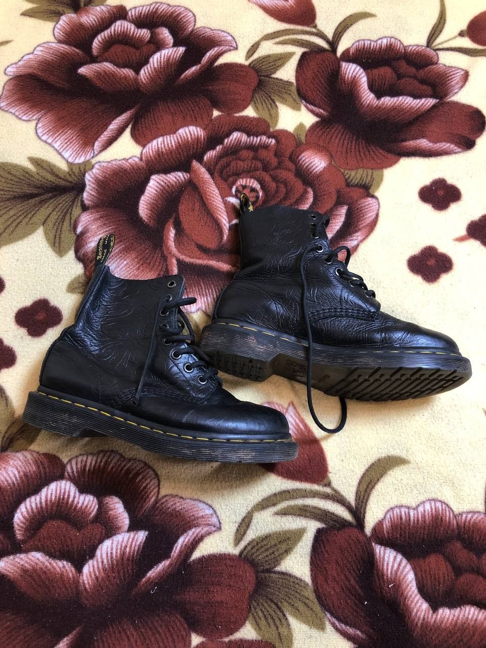 Dr. Martens Dr Martens 1460 FLAMES EMBOSS LEATHER LACE UP BOOTS Size US 6 / IT 36 - 1 Thumbnail