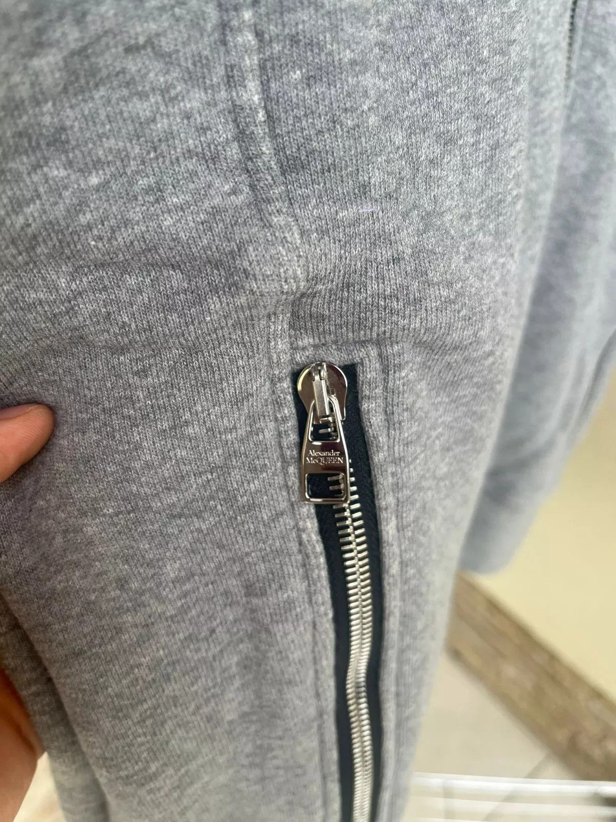 Alexander McQueen o1rshd1 Soft Cotton Logo Embroidered Crewneck Hoodie in Grey Size US M / EU 48-50 / 2 - 8 Thumbnail