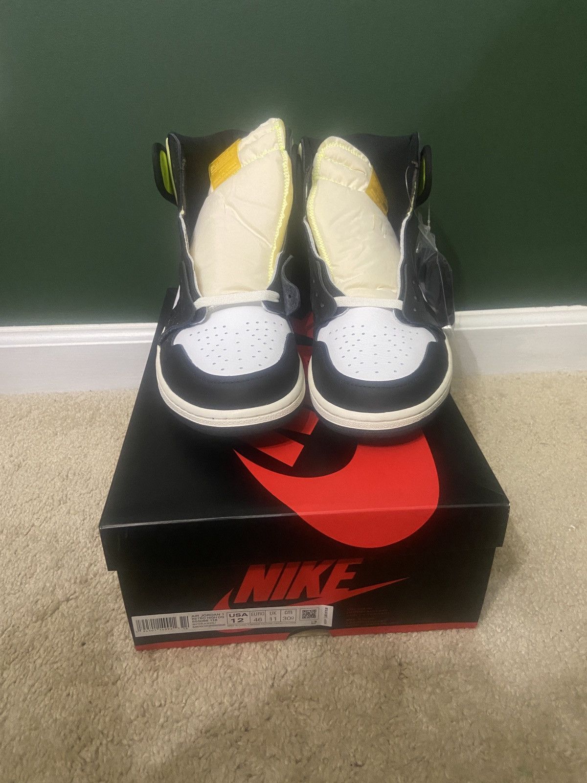Jordan Brand × Nike Jordan 1 Retro High Size US 12 / EU 45 - 3 Thumbnail