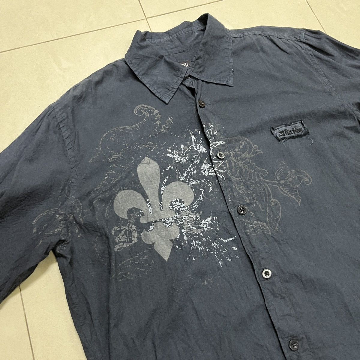 Affliction × Vintage Rare Affliction Black On Black Logo Shirt Size US L / EU 52-54 / 3 - 5 Thumbnail
