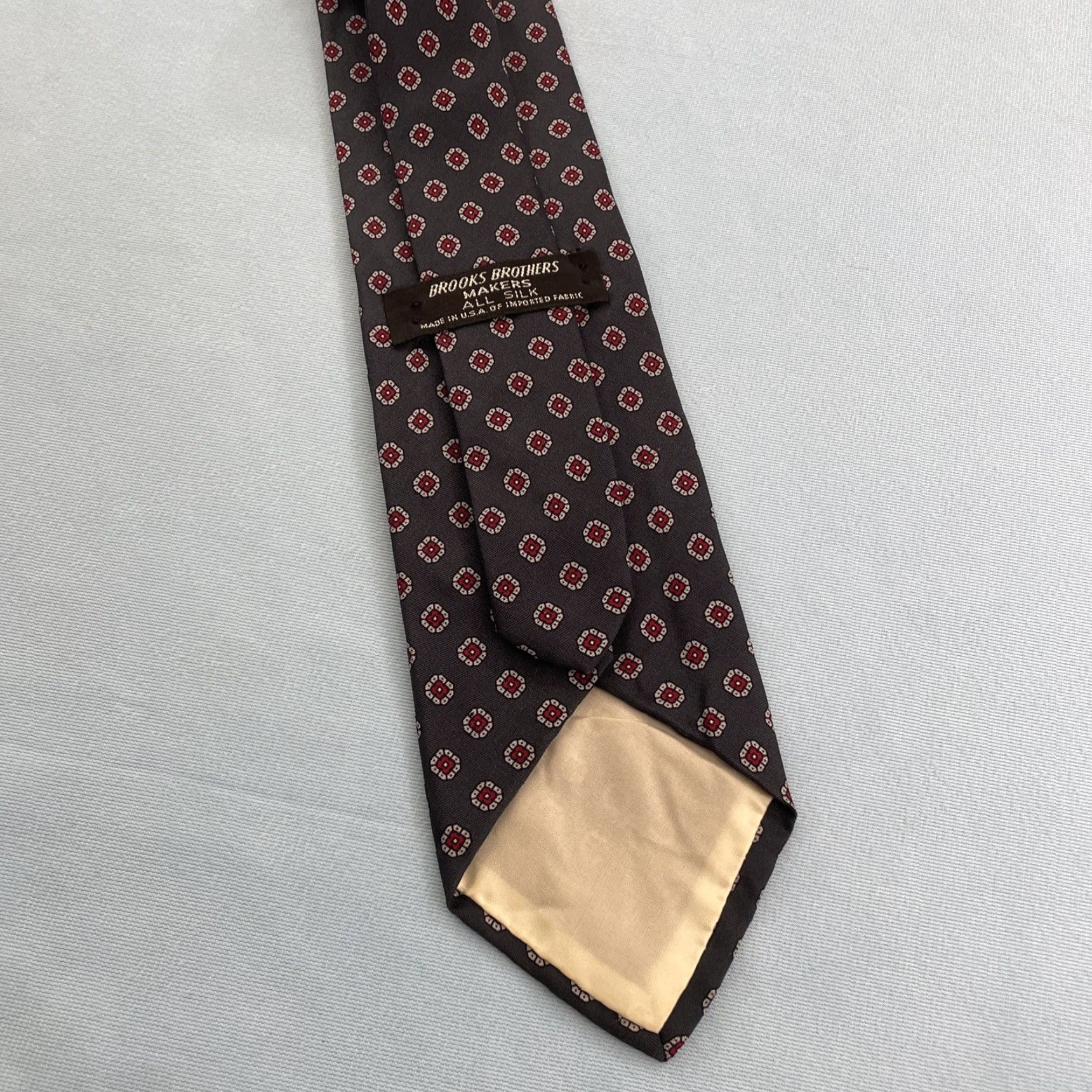 Brooks Brothers VINTAGE Brooks Brothers Makers Neck Tie Pure Silk Black Red Floral Neat 3.2x58 USA Black Red 100% Silk Tie Vintage Necktie Mens Silk Tie Size ONE SIZE - 5 Thumbnail
