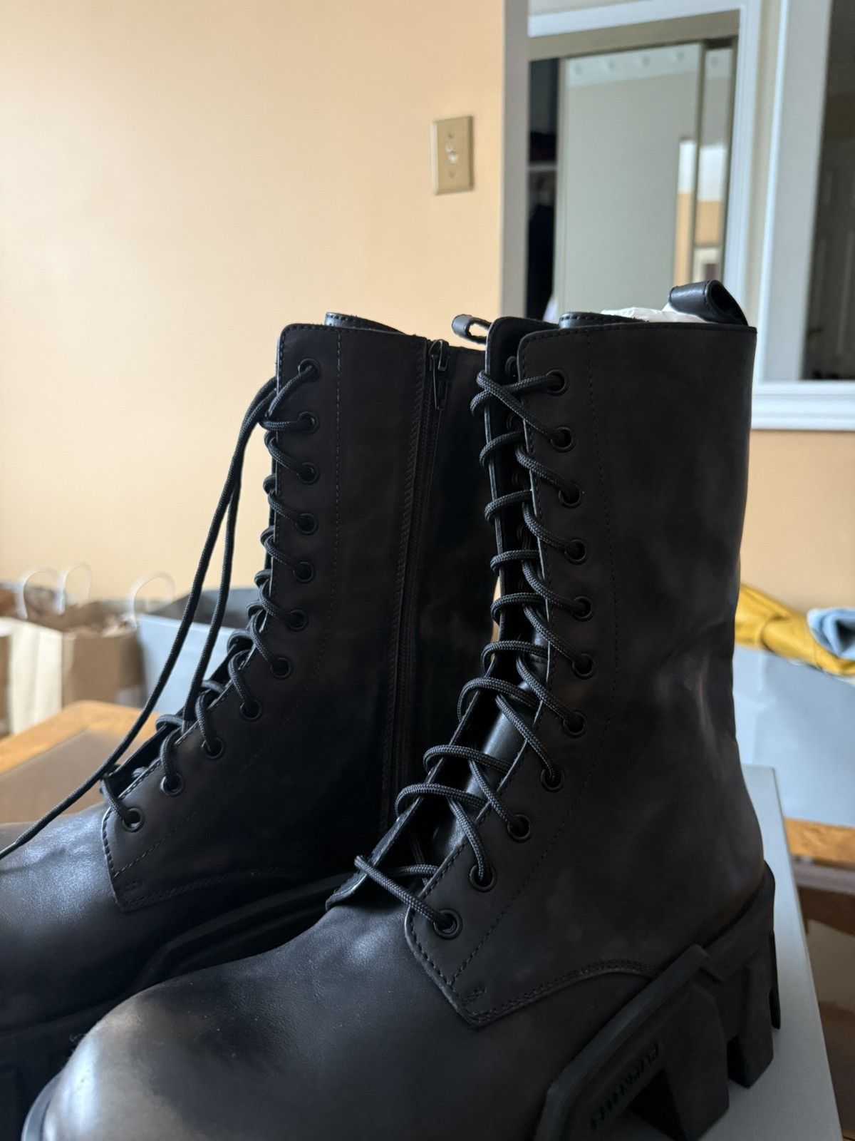 Balenciaga Balenciaga Bulldozer Lace Up Boot Size US 9 / EU 42 - 4 Thumbnail