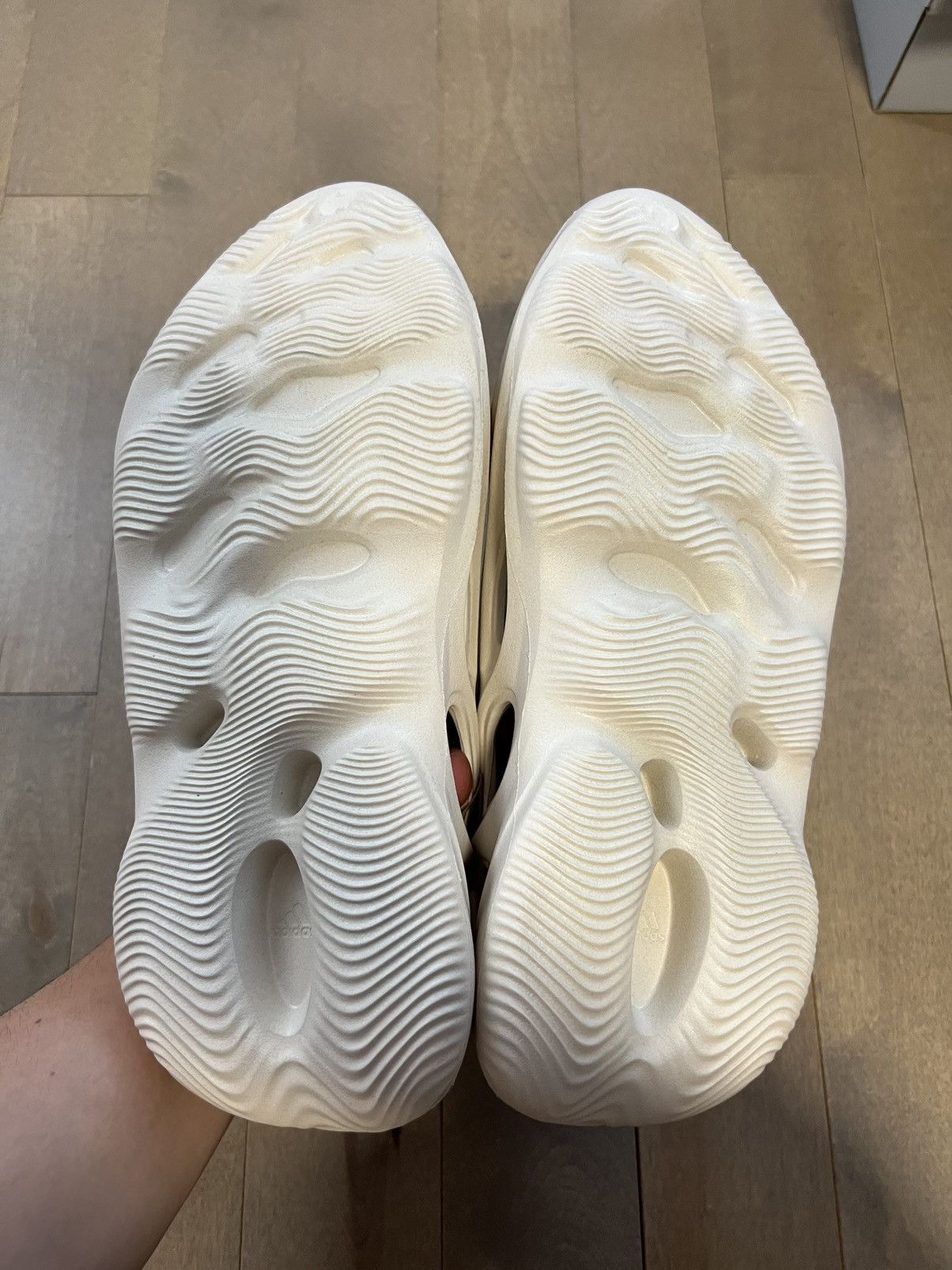 Adidas × Yeezy Yeezy Foam RNNR Sand Size US 10 / EU 43 - 4 Thumbnail