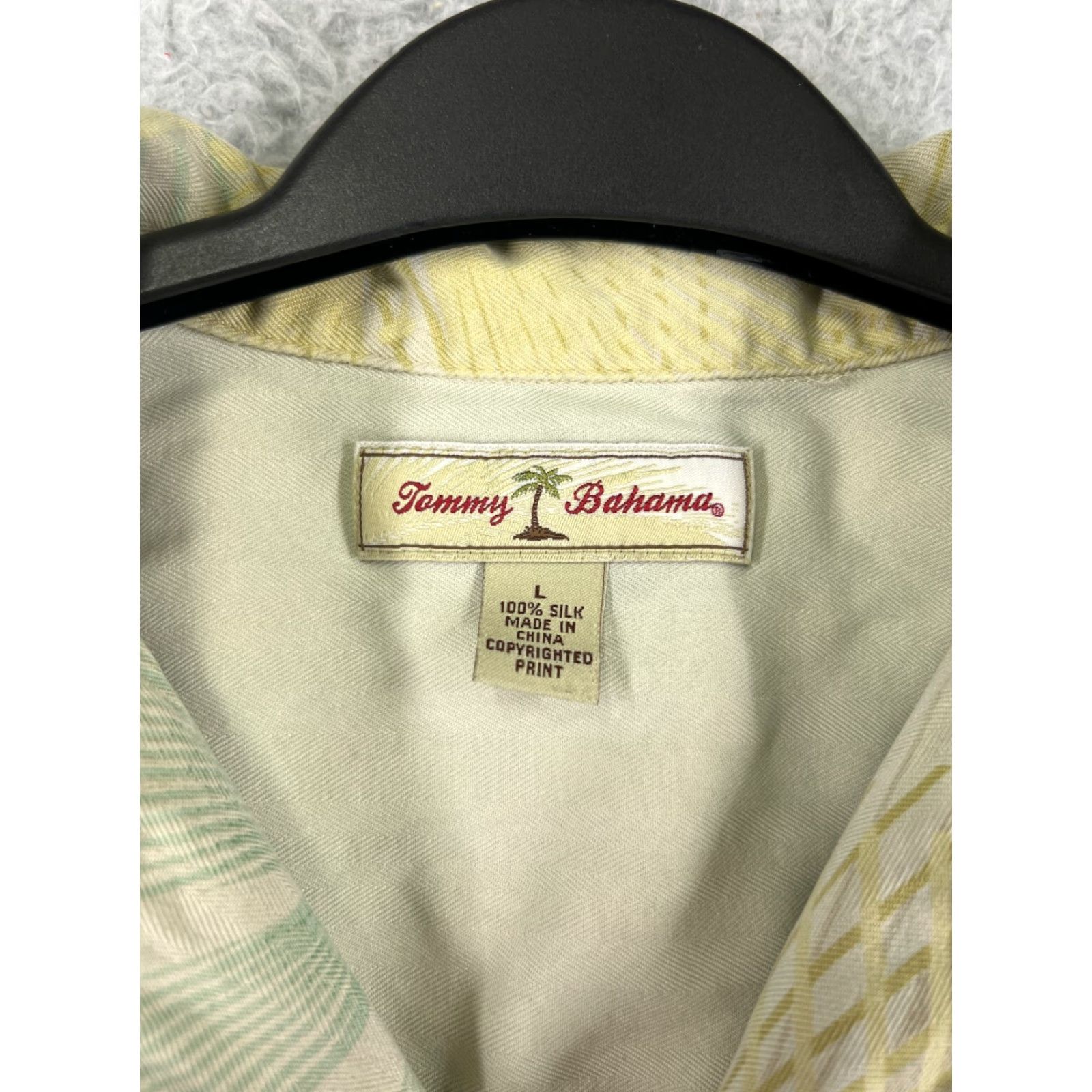 Tommy Bahama Tommy Bahama Shirt Mens Large Beige Floral Hawaiian Silk Button-Up Shirt Size US L / EU 52-54 / 3 - 4 Thumbnail