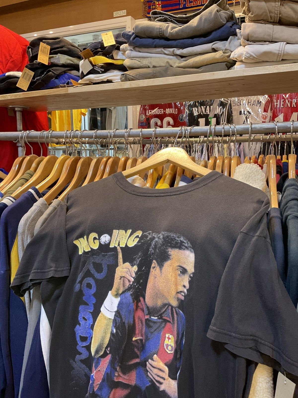Other Y2K FC Barcelona RONALDINHO Tee Size US S / EU 44-46 / 1 - 2 Thumbnail
