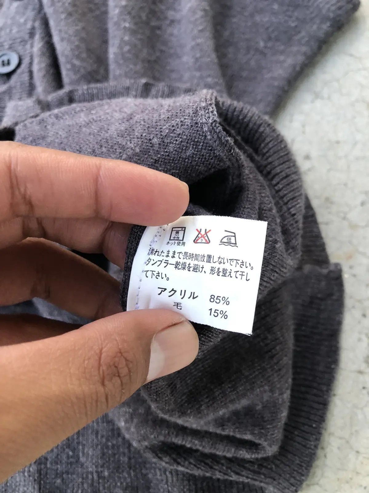 Aran Isles Knitwear × Designer Grey V-Neck Sweater Vest Cardigan With Pocket Size US M / EU 48-50 / 2 - 7 Thumbnail