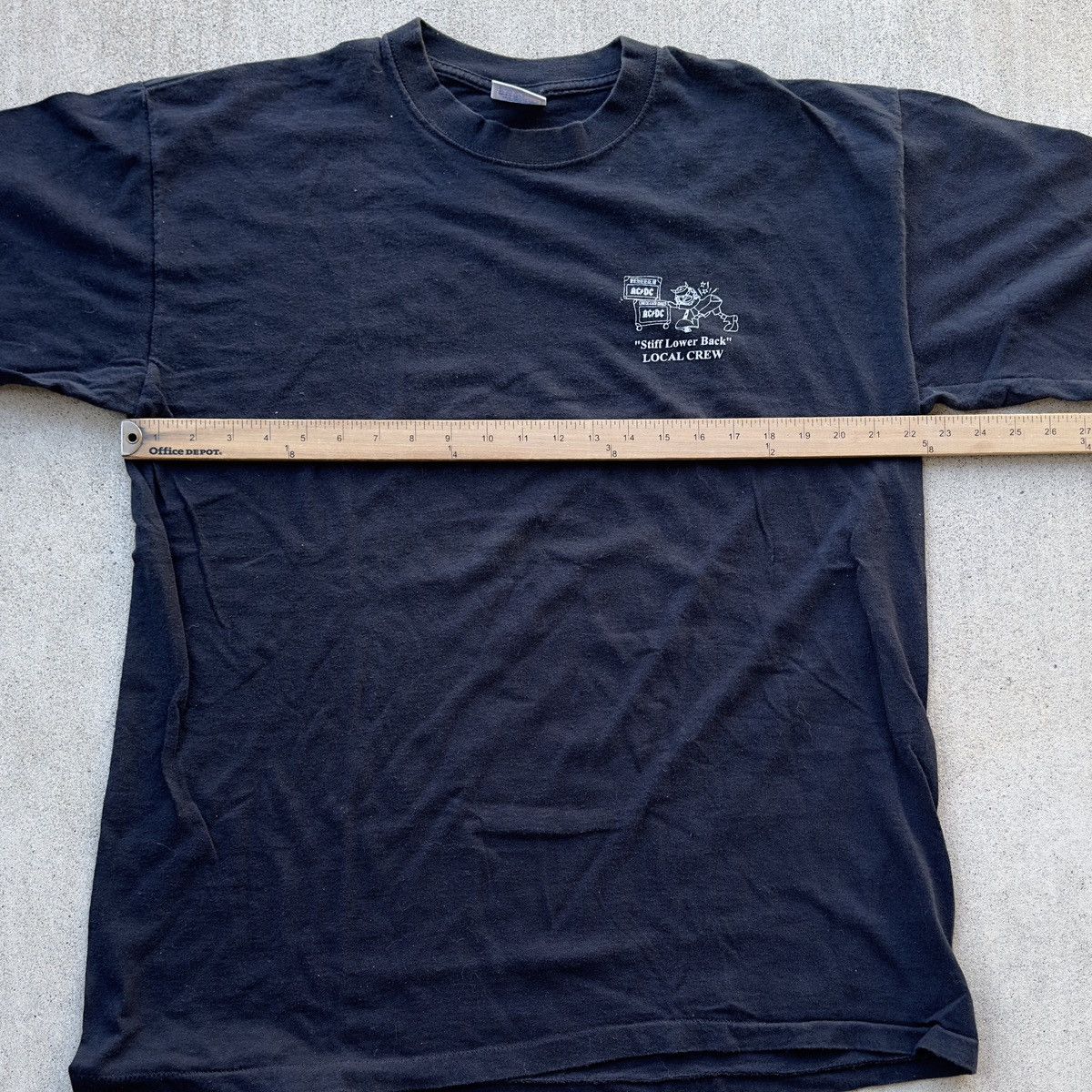 AC/DC × Band Tees × Vintage Vintage AC/DC Band Tee Shirt 90s Local Crew Stiff Back Tour Size US XL / EU 56 / 4 - 4 Thumbnail