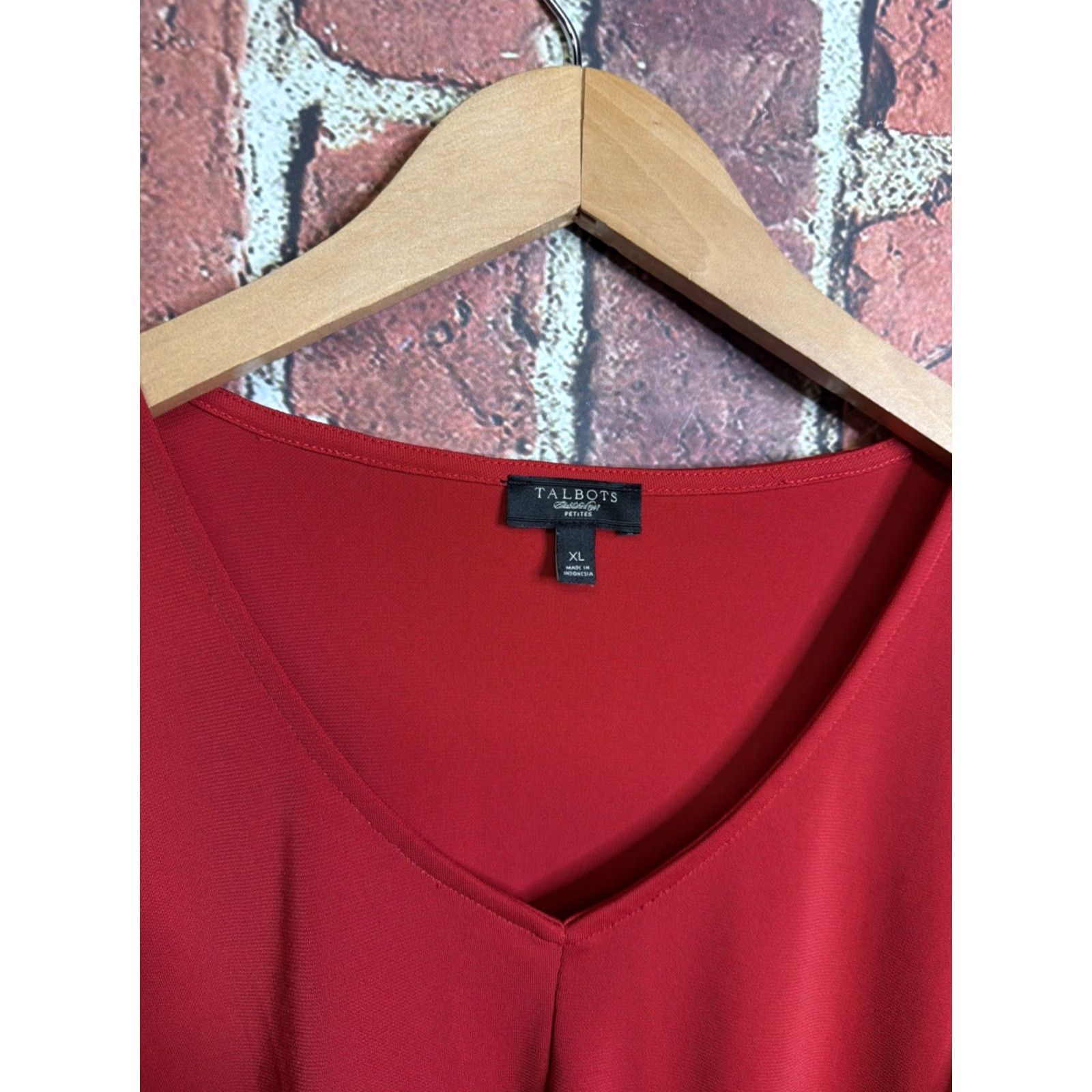 Talbots Talbots Blouse XL Red V-Neck 3/4 Sleeve Button Detail Petite Womens Regular Shirt Size XL / US 12-14 / IT 48-50 - 2 Thumbnail
