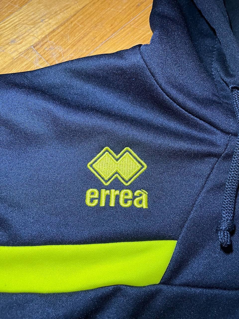 Errea Errea Queens Park Rangers FC soccer hoodie Size US XL / EU 56 / 4 - 3 Thumbnail