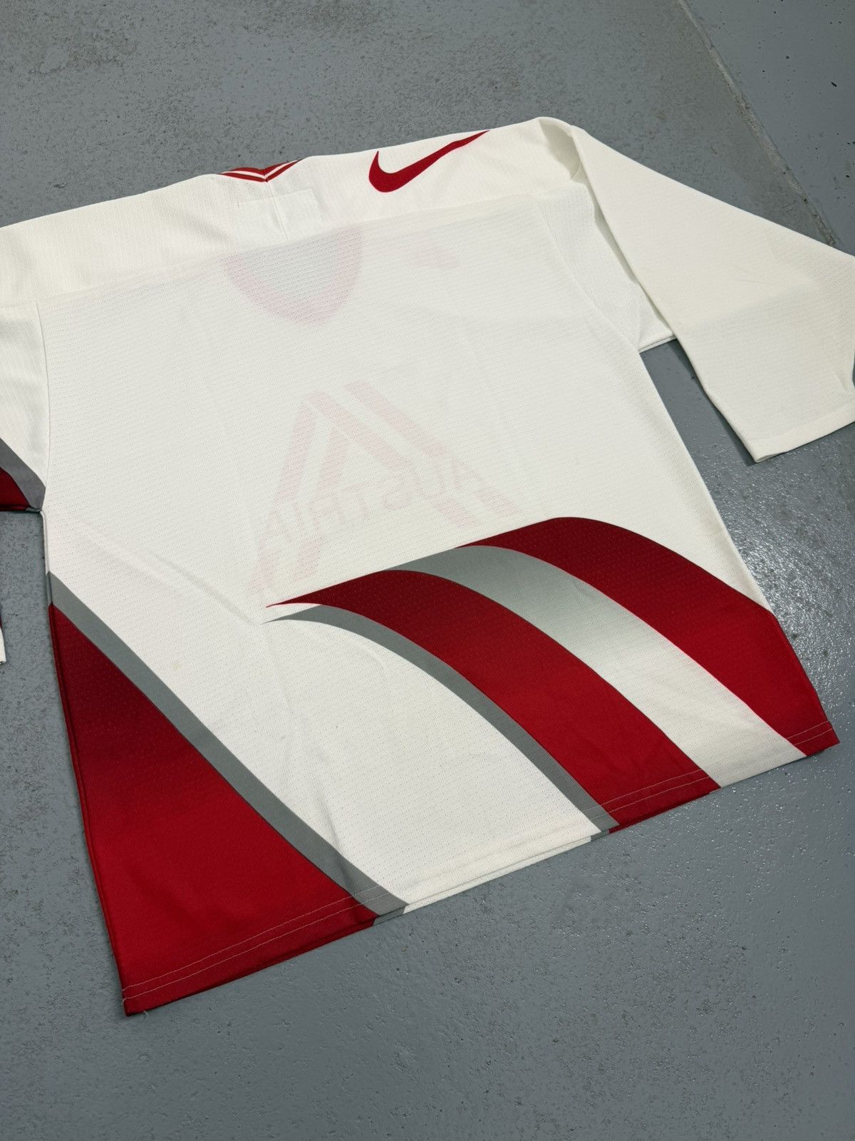 Nike Vintage Nike Austria Hockey NFL Jersey Size US L / EU 52-54 / 3 - 18 Thumbnail