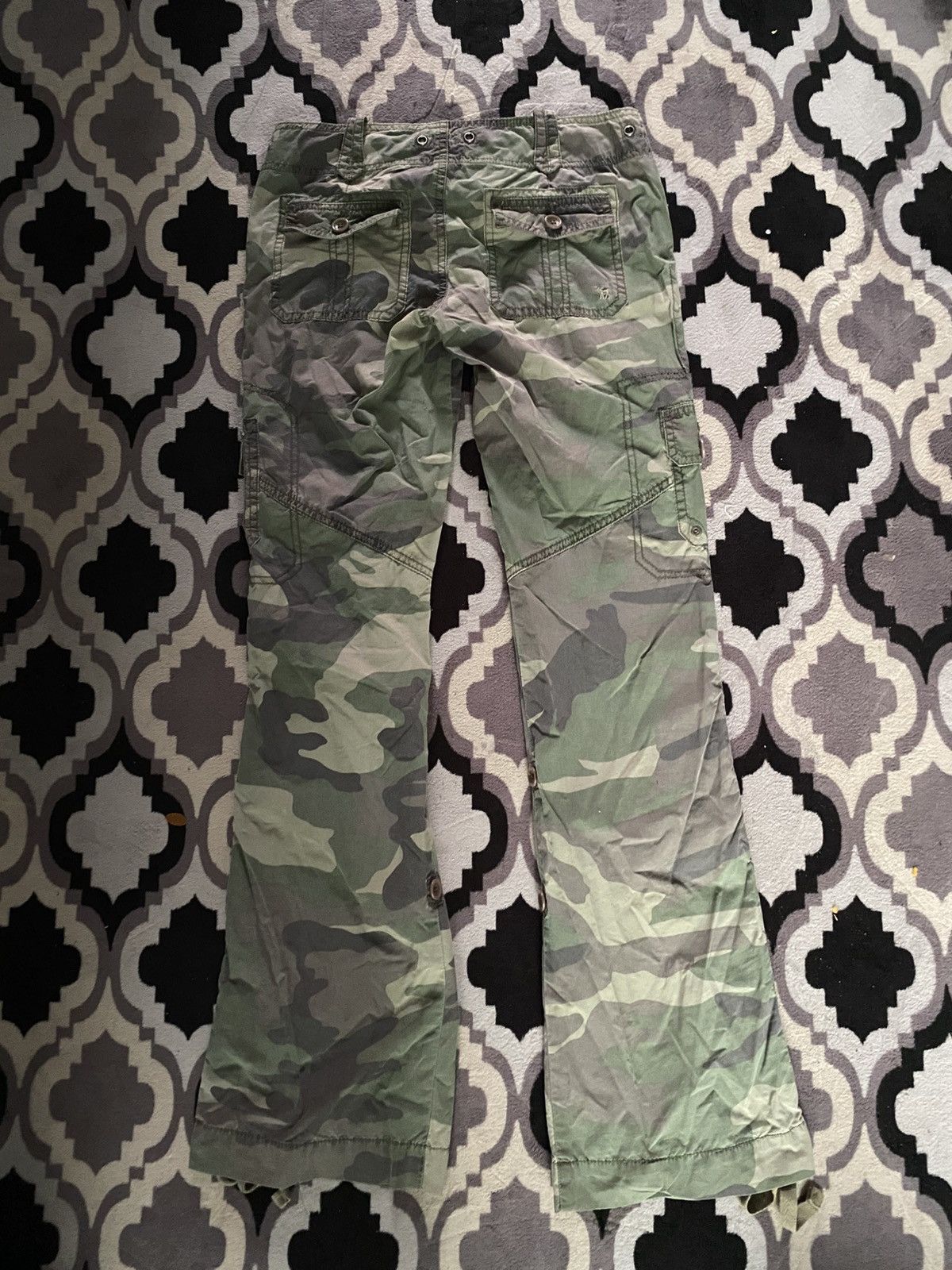 If Six Was Nine × Japanese Brand × Le Grande Bleu (L.G.B.) 2000s abercrombie & fitch flared camo pants goa style Size US 27 - 2 Thumbnail