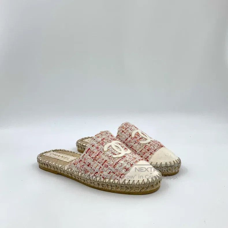 Chanel Chanel Colour-matched logo woven tweed fisherman's head sl Size US 5.5 / IT 35.5 - 2 Thumbnail